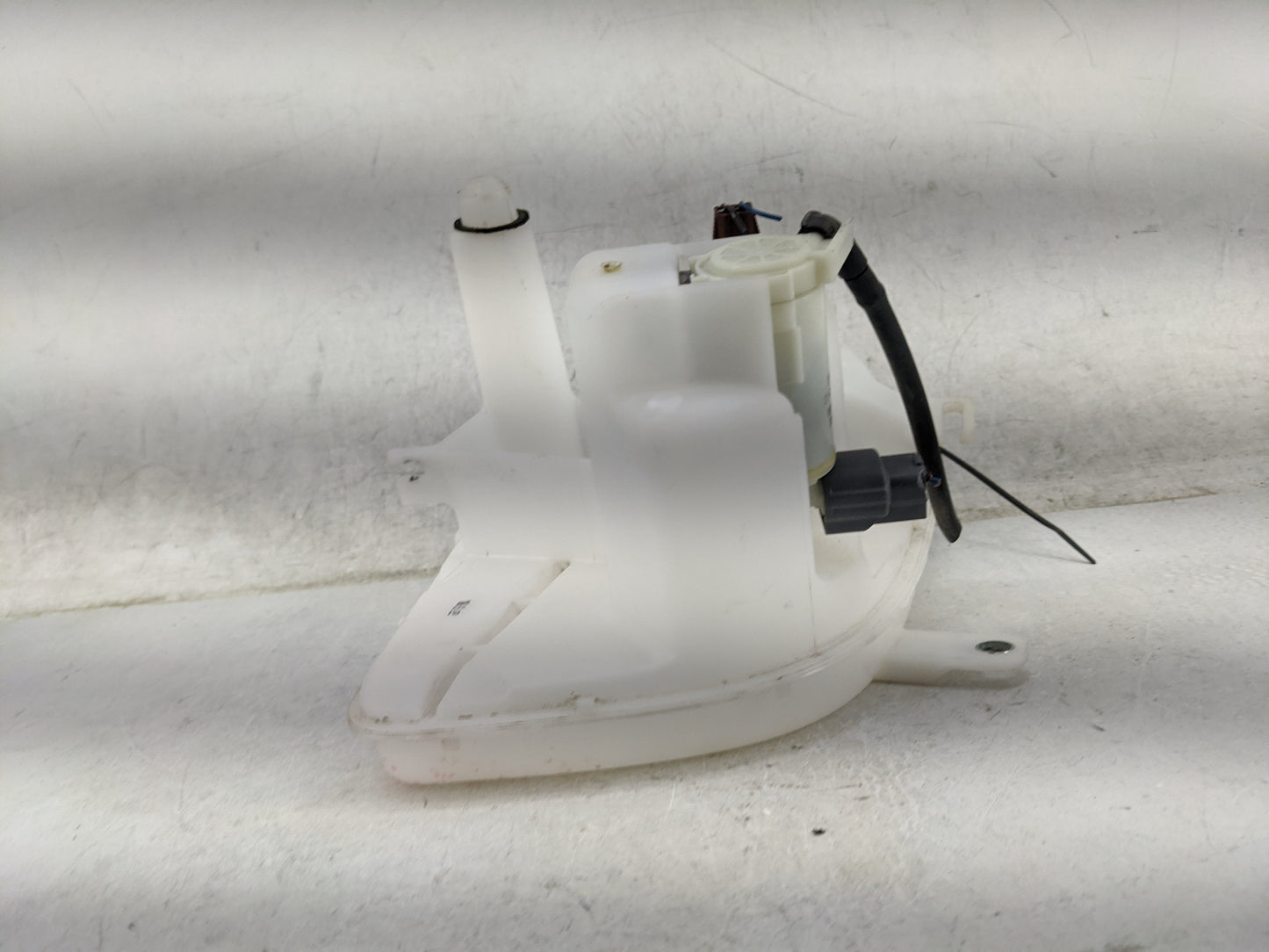 1998 Mitsubishi Lancer Windshield Washer Fluid Reservoir Bottle - Oemusedautoparts1.com