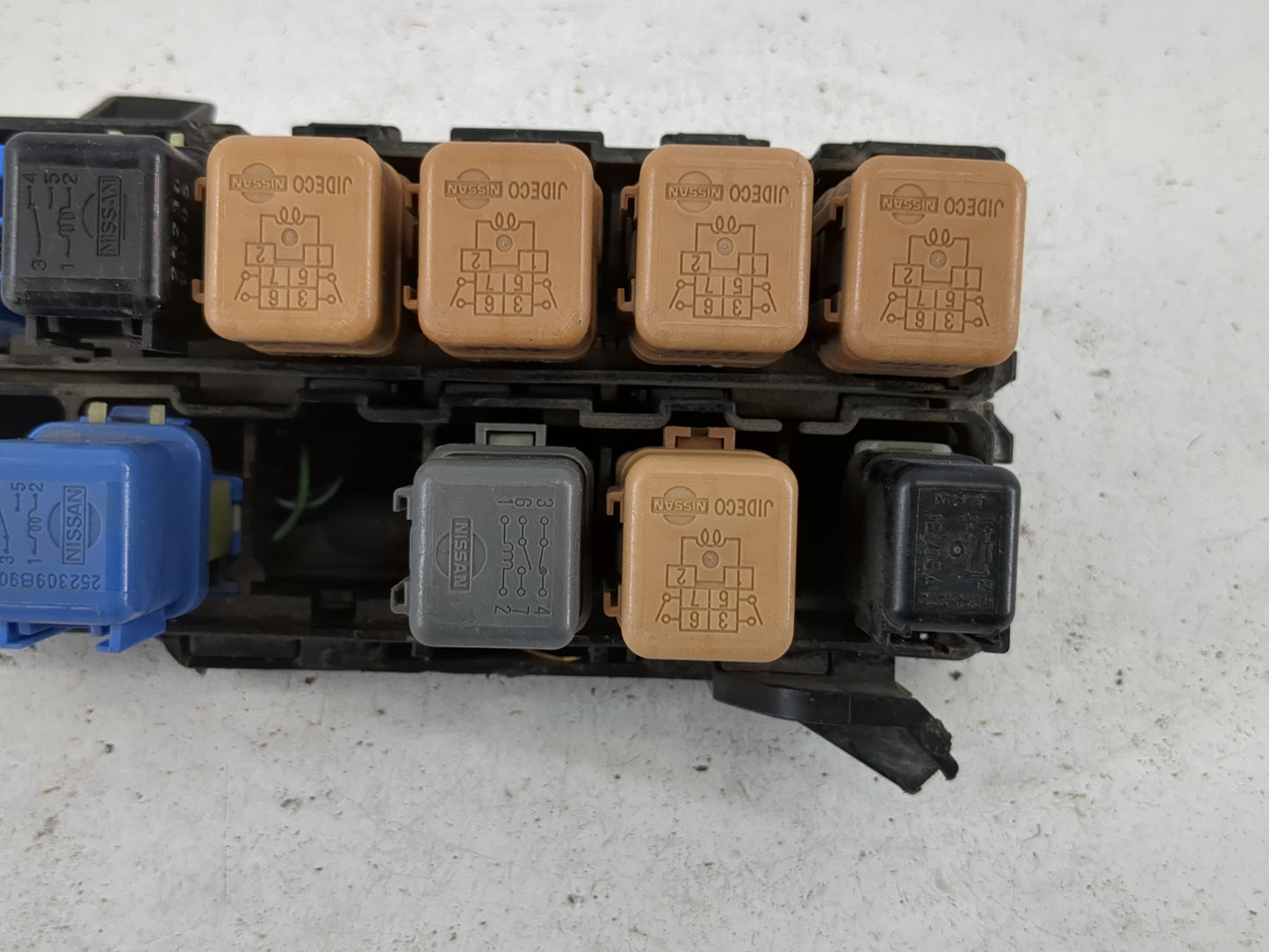 1998 Nissan Altima Fusebox Fuse Box Panel Relay Module P/N:24382-0Z000 Fits OEM Used Auto Parts - Oemusedautoparts1.com