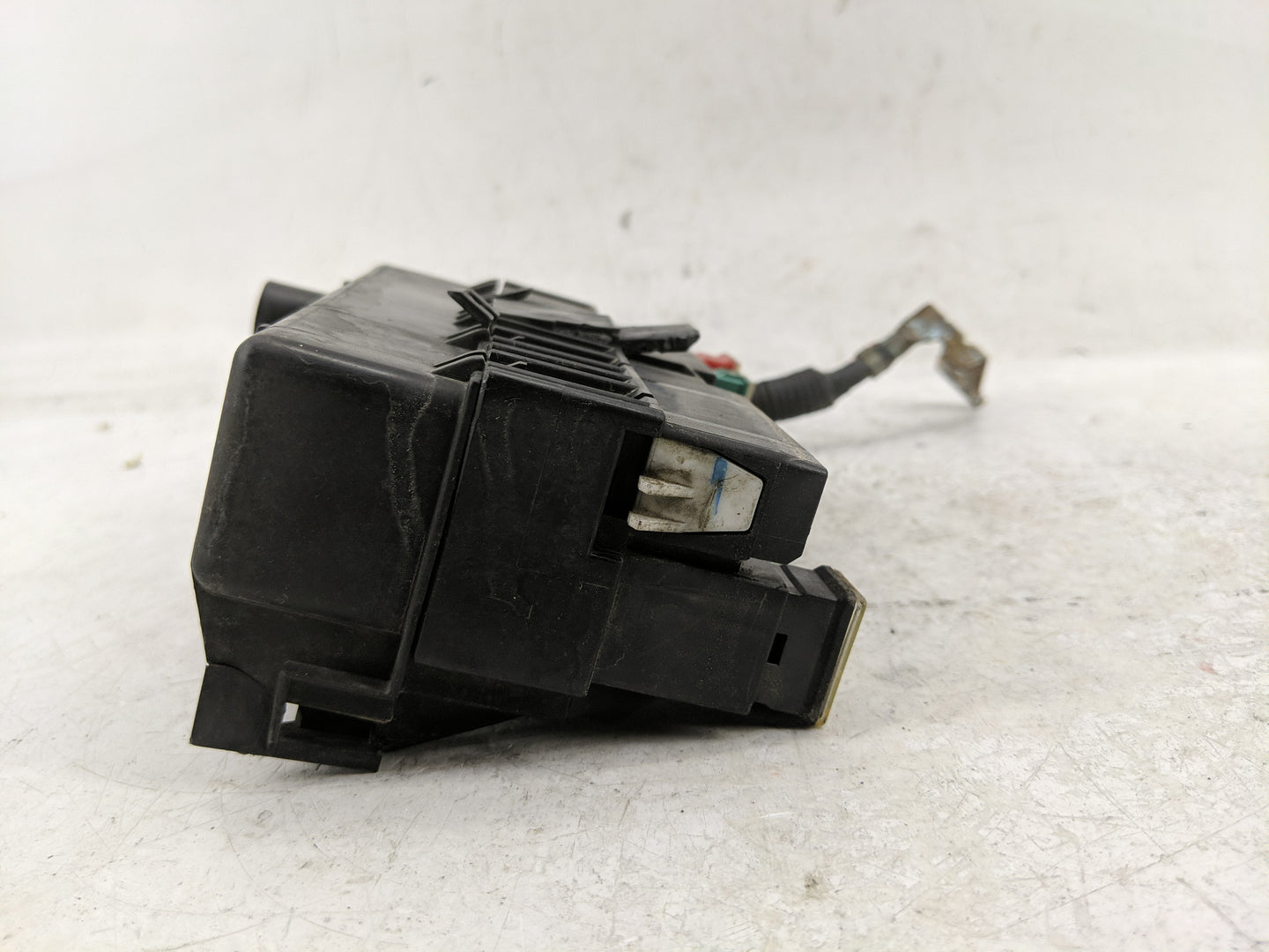 1998 Nissan Altima Fusebox Fuse Box Panel Relay Module Fits OEM Used Auto Parts - Oemusedautoparts1.com