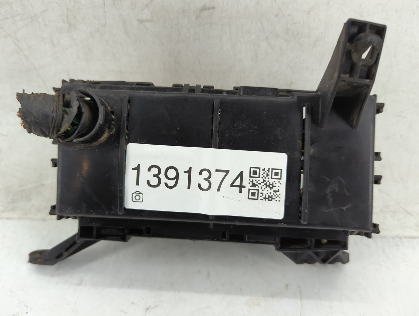 1998 Nissan Altima Fusebox Fuse Box Panel Relay Module P/N:9707180755 Fits OEM Used Auto Parts - Oemusedautoparts1.com