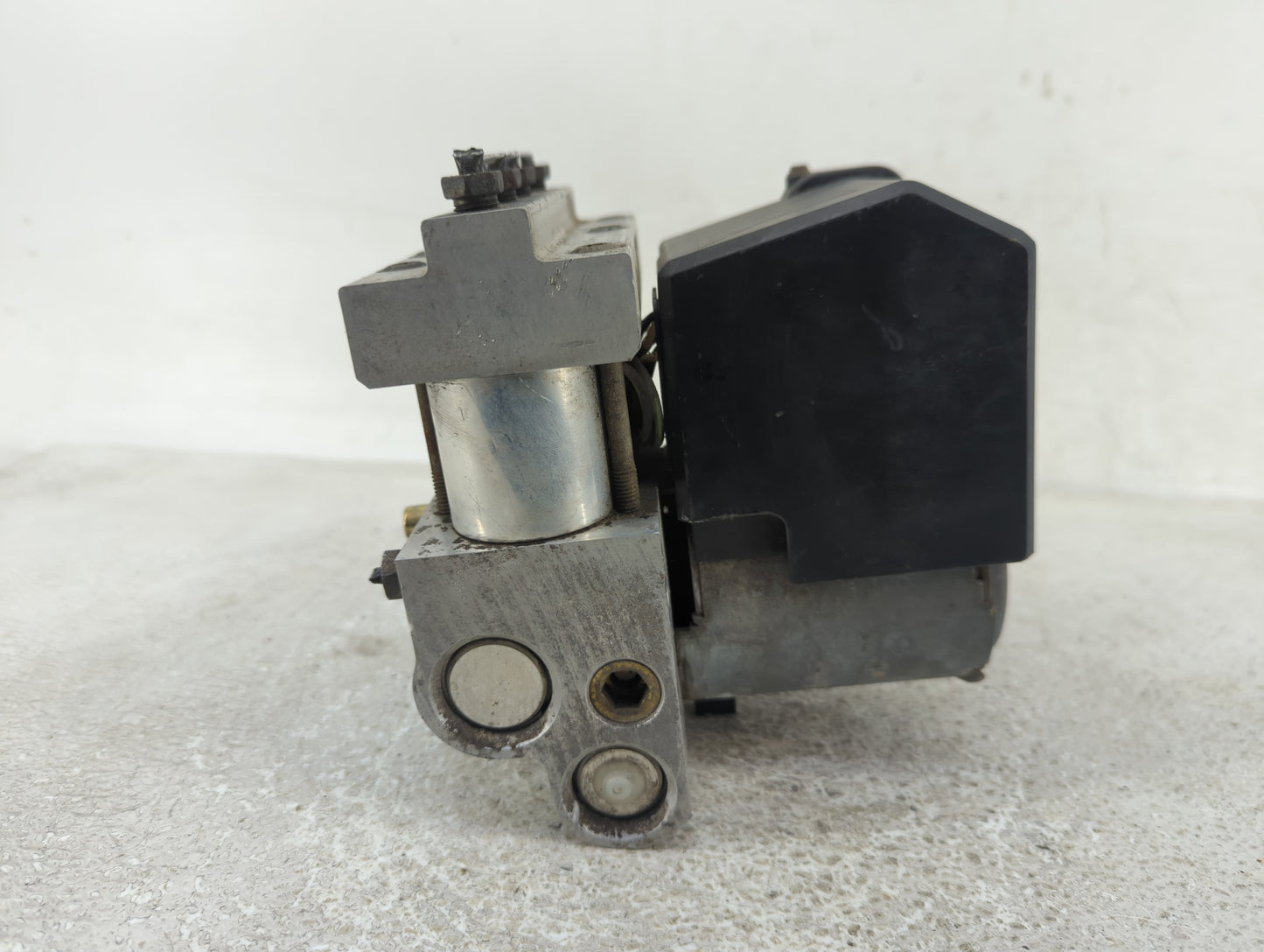 1996-1998 Nissan Quest ABS Pump Control Module Replacement P/N:0 265 206 020 Fits Fits 1996 1997 1998 OEM Used Auto Parts - 