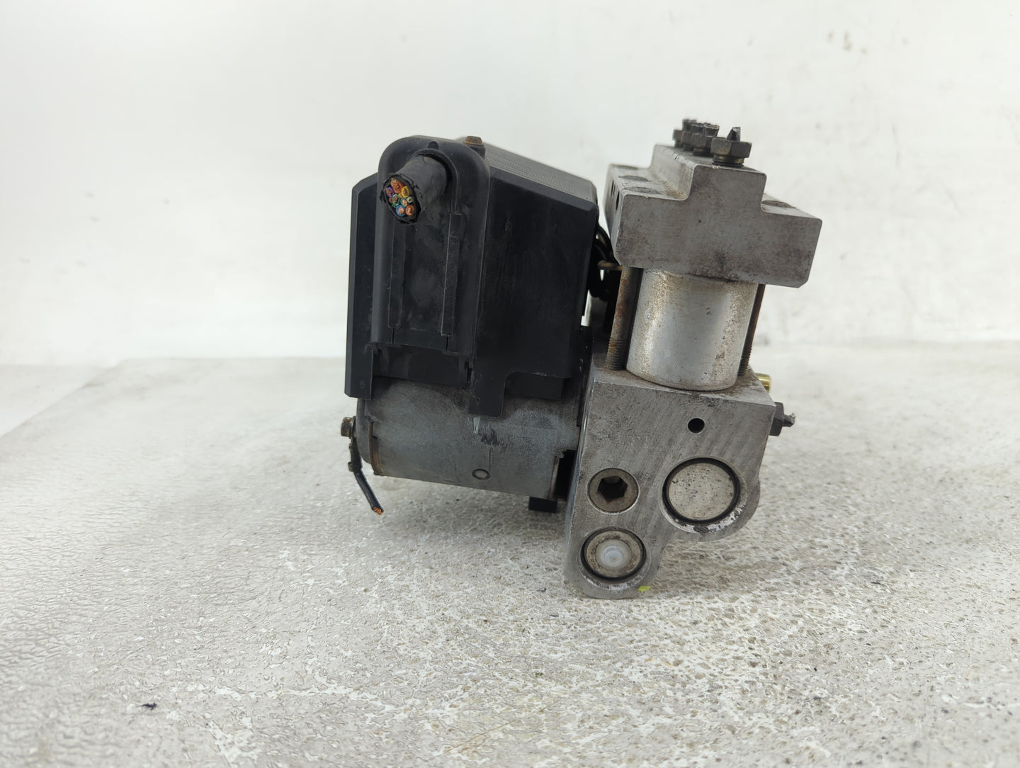 1996-1998 Nissan Quest ABS Pump Control Module Replacement P/N:0 265 206 020 Fits Fits 1996 1997 1998 OEM Used Auto Parts - 