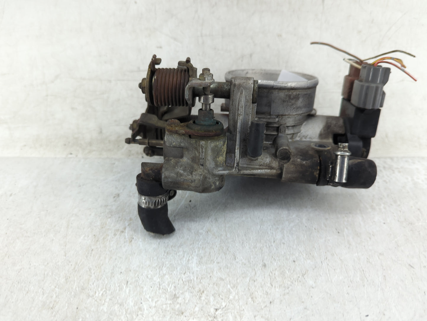 1996-1998 Nissan Quest Throttle Body Fits Fits 1996 1997 1998 OEM Used Auto Parts - Oemusedautoparts1.com