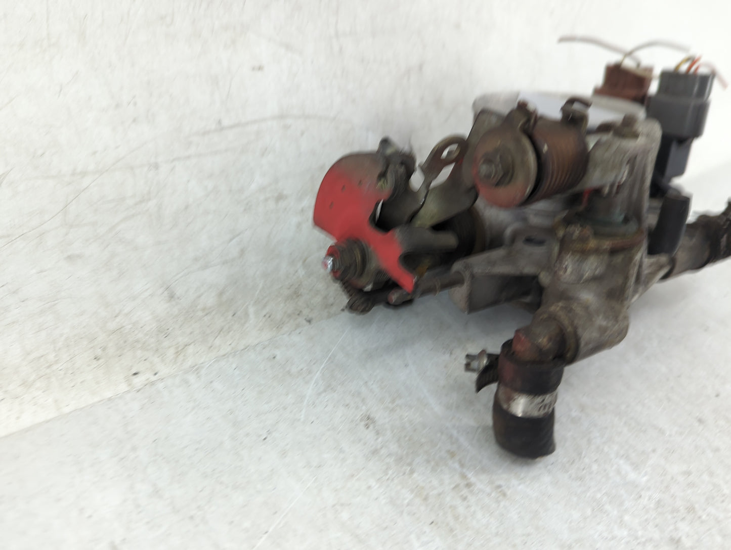 1996-1998 Nissan Quest Throttle Body Fits Fits 1996 1997 1998 OEM Used Auto Parts - Oemusedautoparts1.com