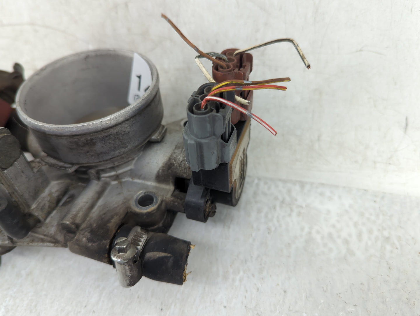 1996-1998 Nissan Quest Throttle Body Fits Fits 1996 1997 1998 OEM Used Auto Parts - Oemusedautoparts1.com