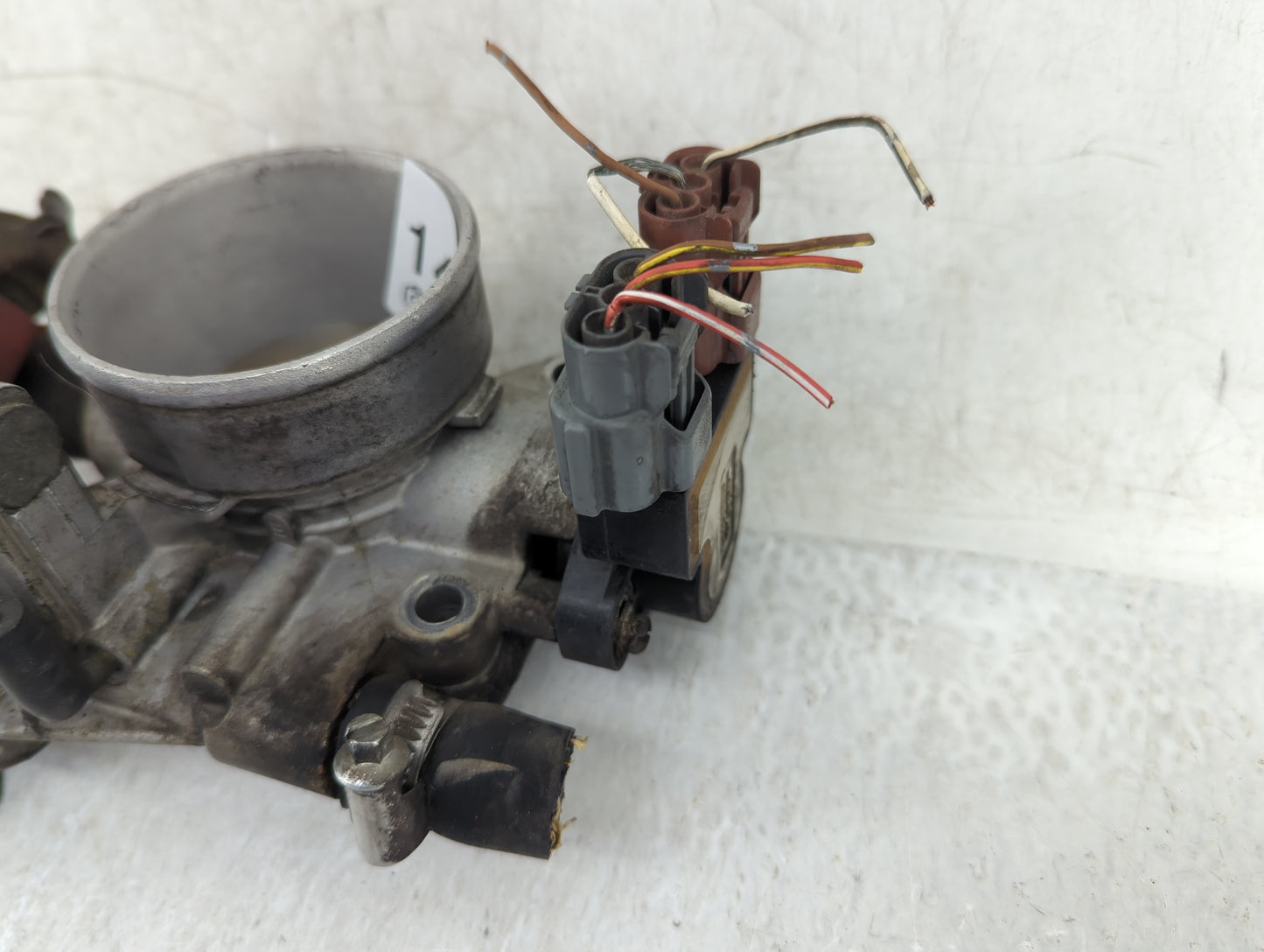 1996-1998 Nissan Quest Throttle Body Fits Fits 1996 1997 1998 OEM Used Auto Parts - Oemusedautoparts1.com