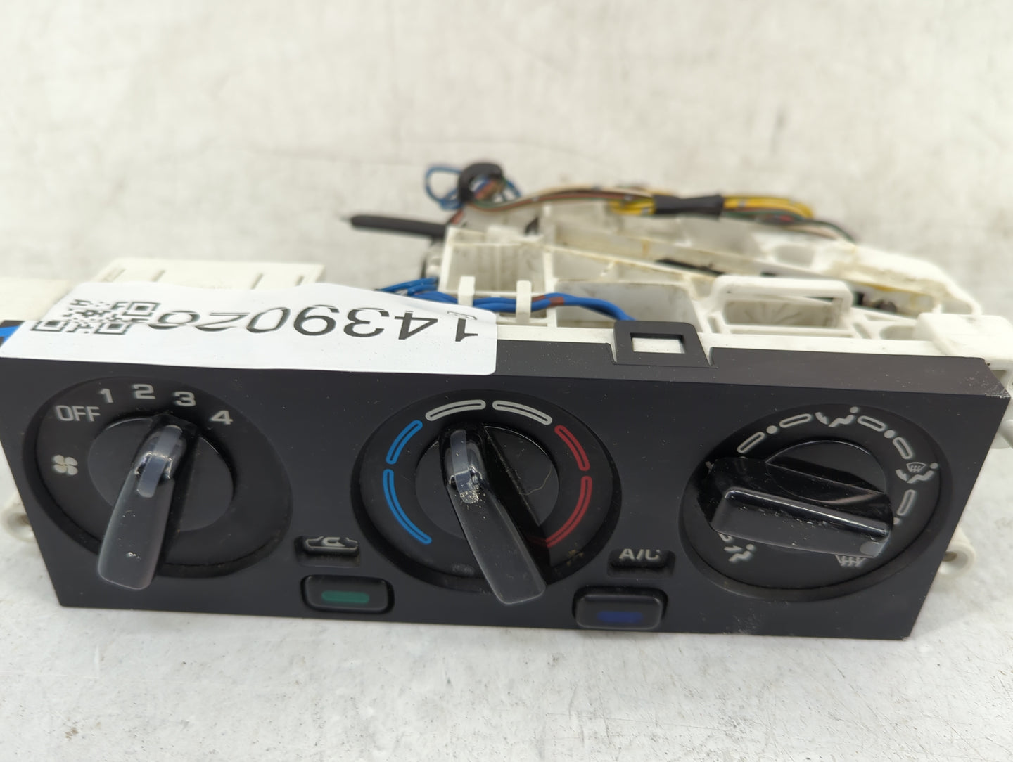 1998-1999 Nissan Sentra Climate Control Module Temperature AC/Heater Replacement Fits Fits 1998 1999 OEM Used Auto Parts - O