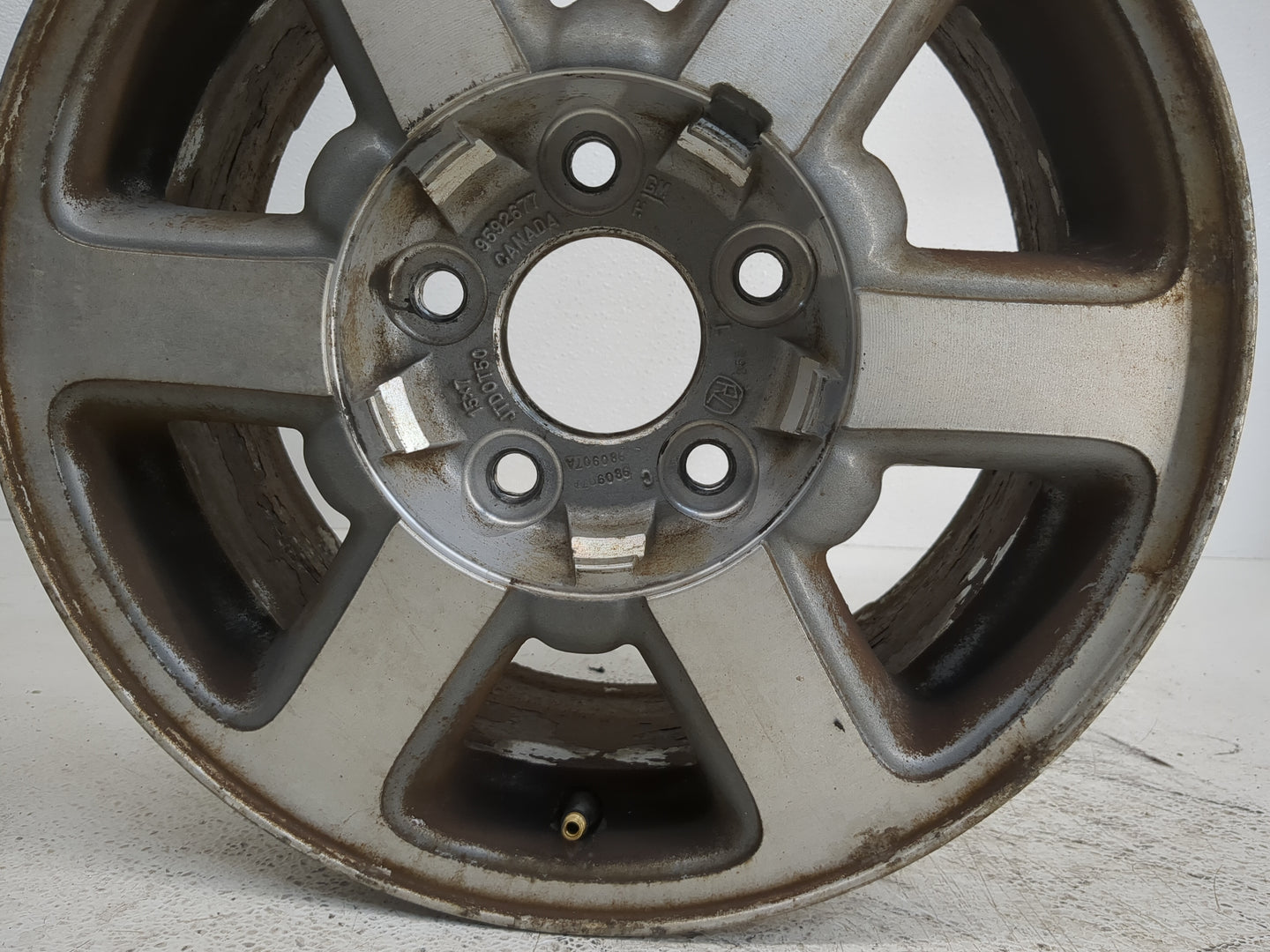 1998-2001 Oldsmobile Bravada Oem Wheel Rim 1220906 - Oemusedautoparts1.com
