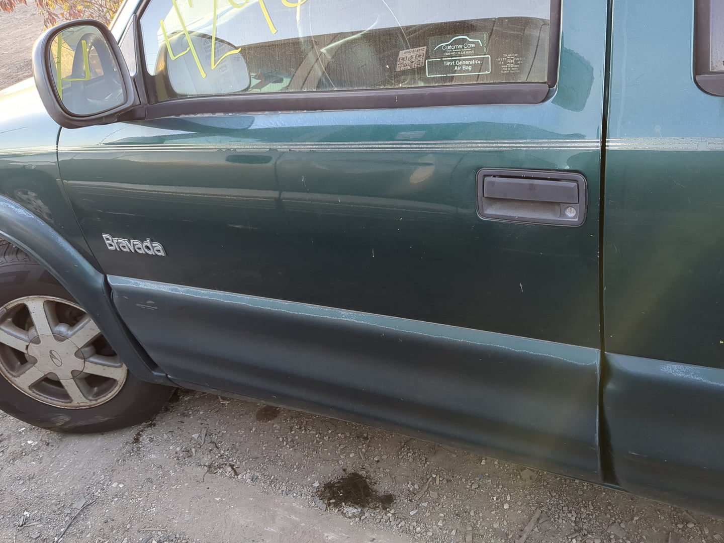 1998-2001 Oldsmobile Bravada Driver Front Door Oem 1221199 - Oemusedautoparts1.com