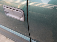 1998-2001 Oldsmobile Bravada Driver Front Door Oem 1221199 - Oemusedautoparts1.com