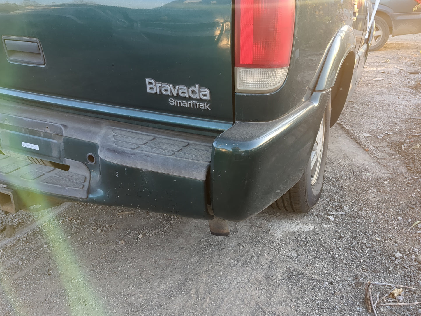 1998-2001 Oldsmobile Bravada Rear Bumper Assembly Oem 1221242 - Oemusedautoparts1.com