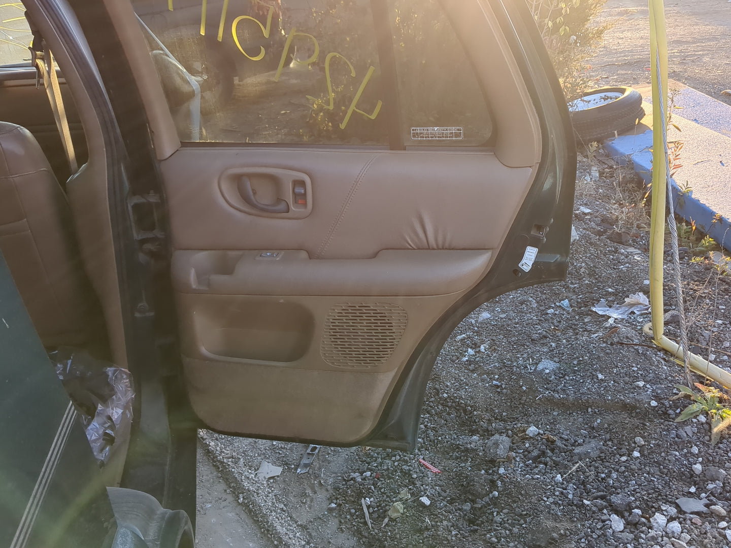 1998-2001 Oldsmobile Bravada Passenger Rear Door Oem - Oemusedautoparts1.com