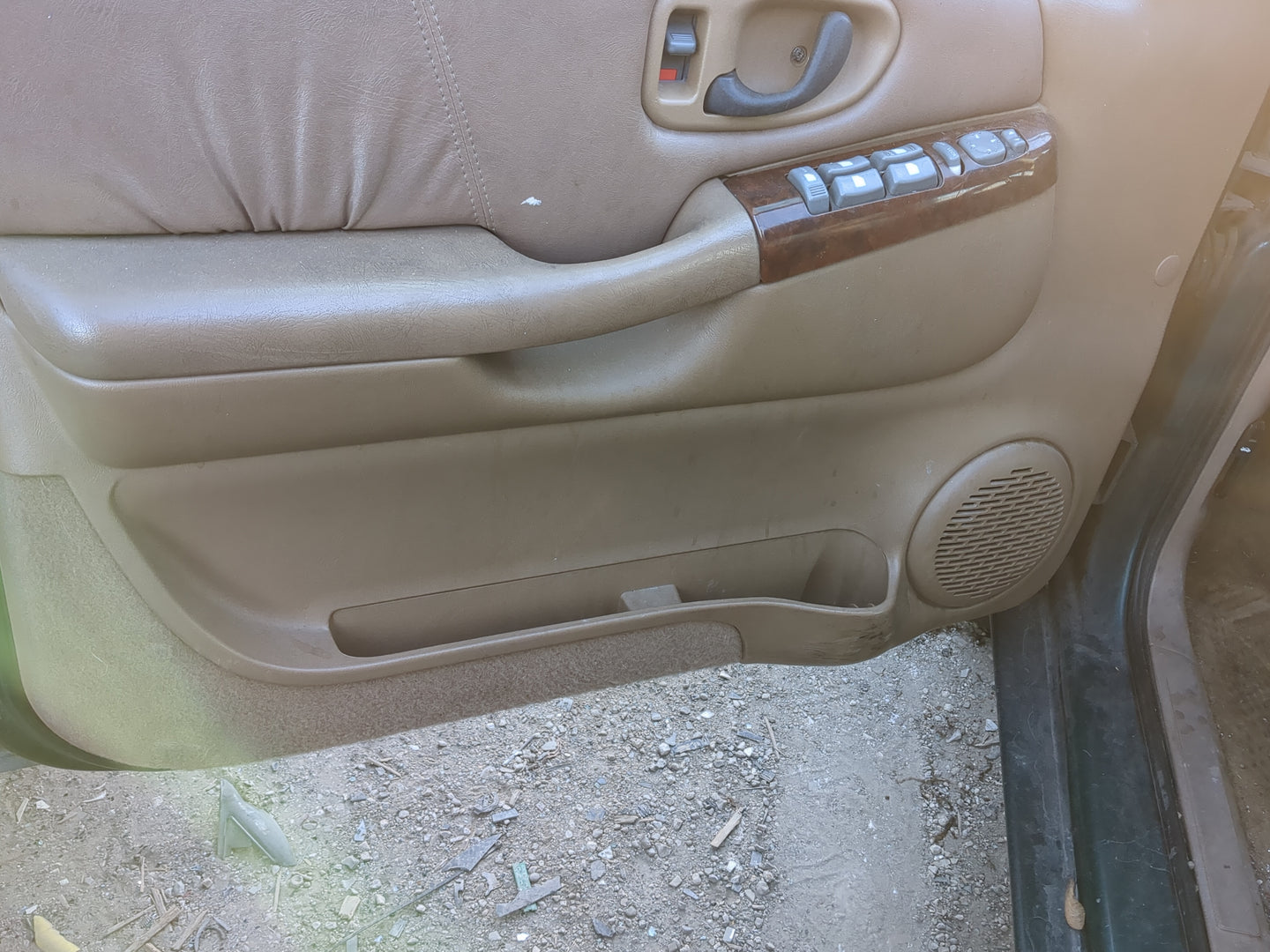 1998 Oldsmobile Bravada Front Left Driver Interior Door Panel Trim - Oemusedautoparts1.com