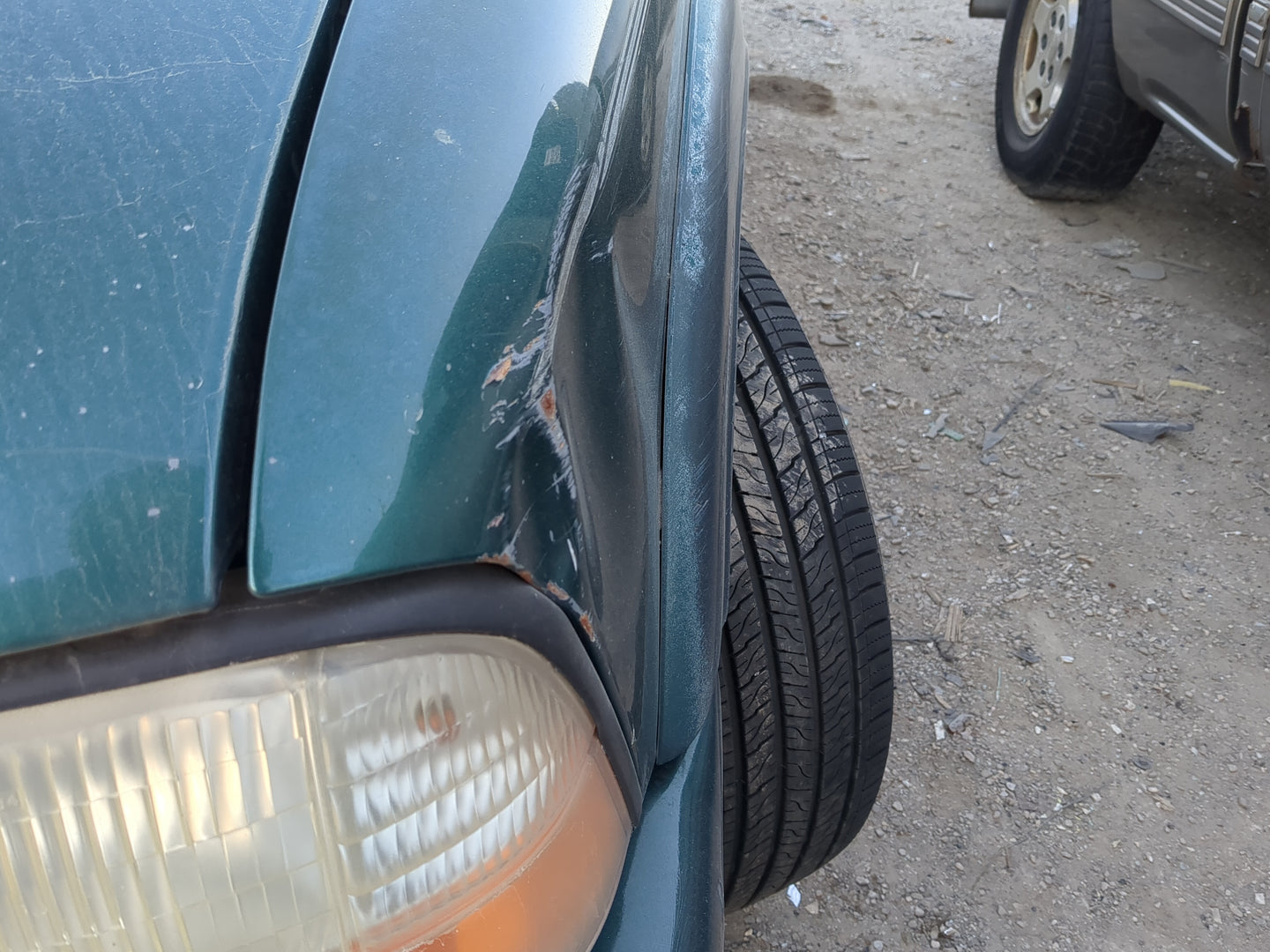 1996-2001 Oldsmobile Bravada Driver Fender 1221289 - Oemusedautoparts1.com