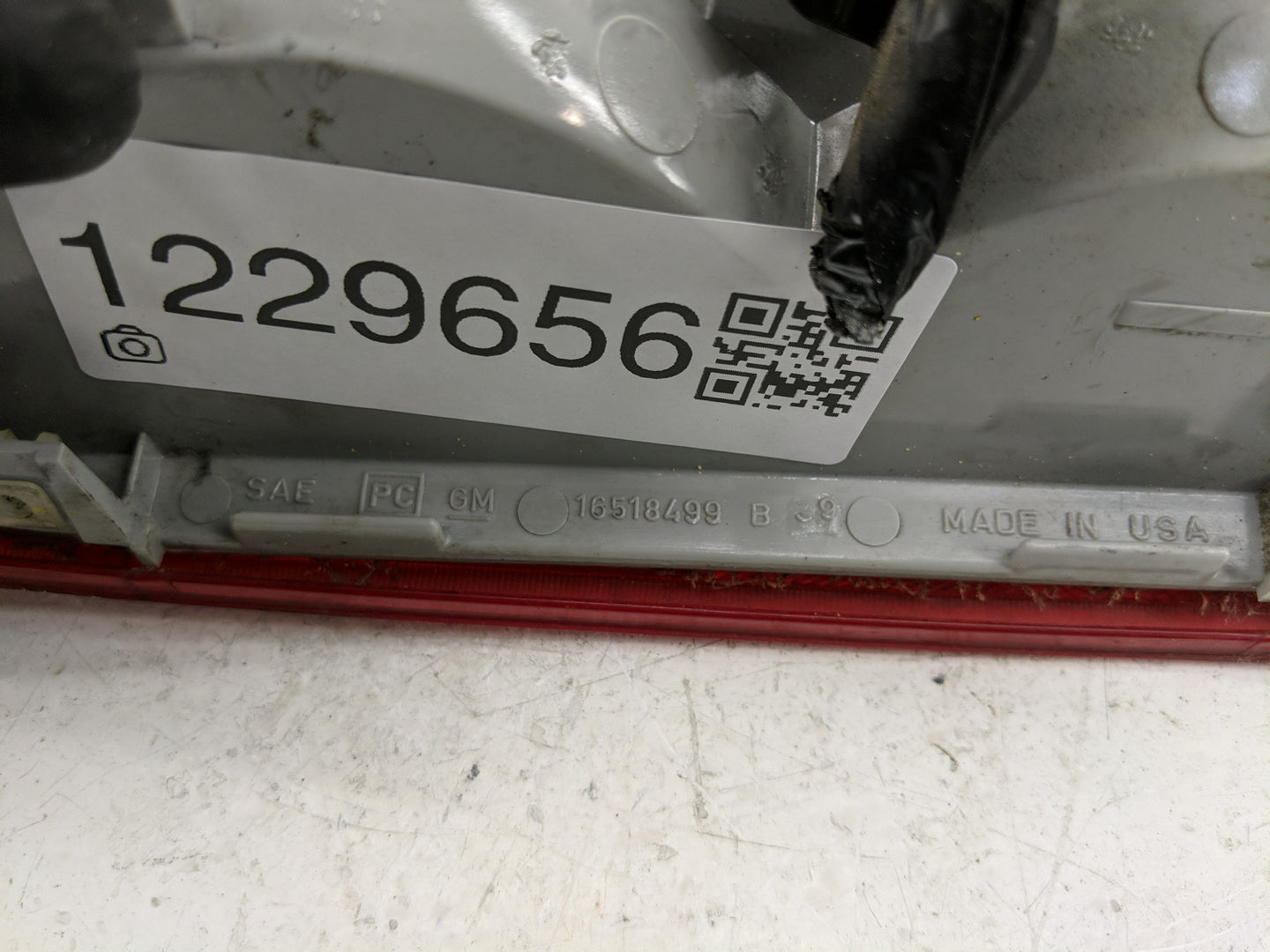 1996-2001 Oldsmobile Bravada Tail Light Assembly Driver Left OEM Fits Fits 1995 1996 1997 1998 1999 2000 2001 2002 2003 2004