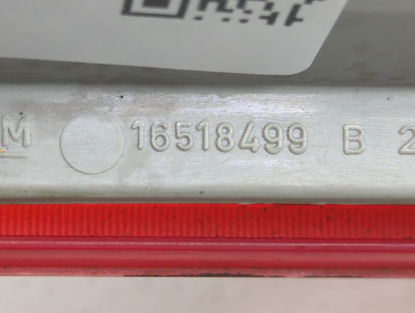 1996-2001 Oldsmobile Bravada Tail Light Assembly Driver Left OEM P/N:16518499 Fits OEM Used Auto Parts - Oemusedautoparts1.c