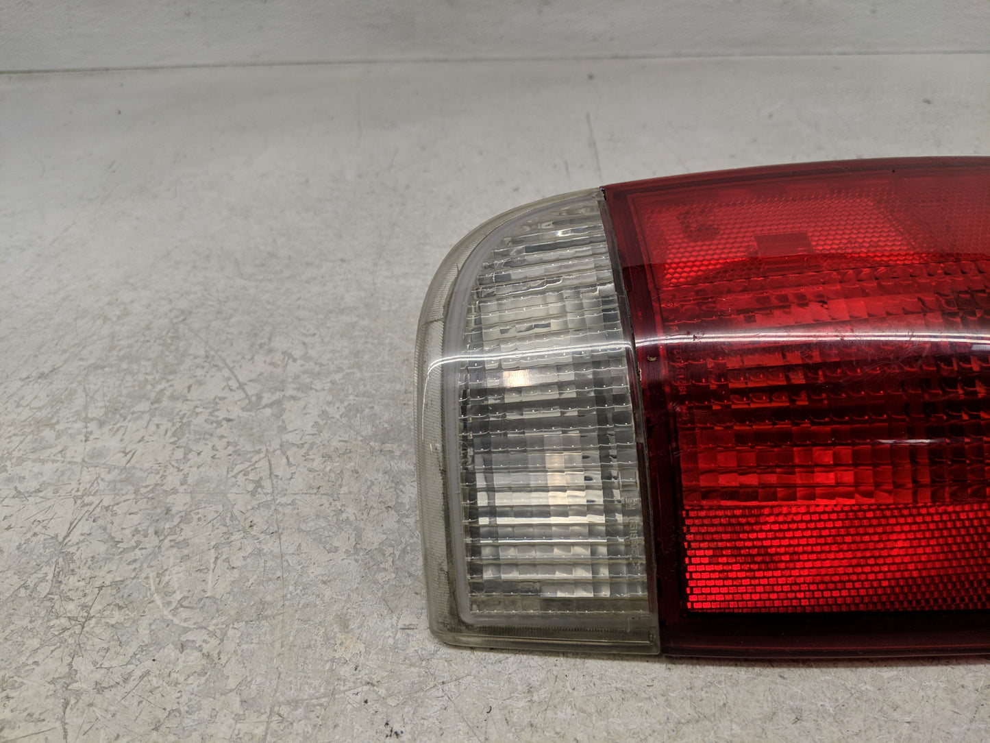 1996-2001 Oldsmobile Bravada Tail Light Assembly Driver Left OEM P/N:16518499 Fits OEM Used Auto Parts - Oemusedautoparts1.c