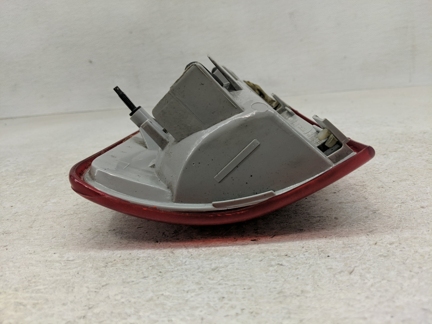 1996-2001 Oldsmobile Bravada Tail Light Assembly Driver Left OEM P/N:16518499 Fits OEM Used Auto Parts - Oemusedautoparts1.c