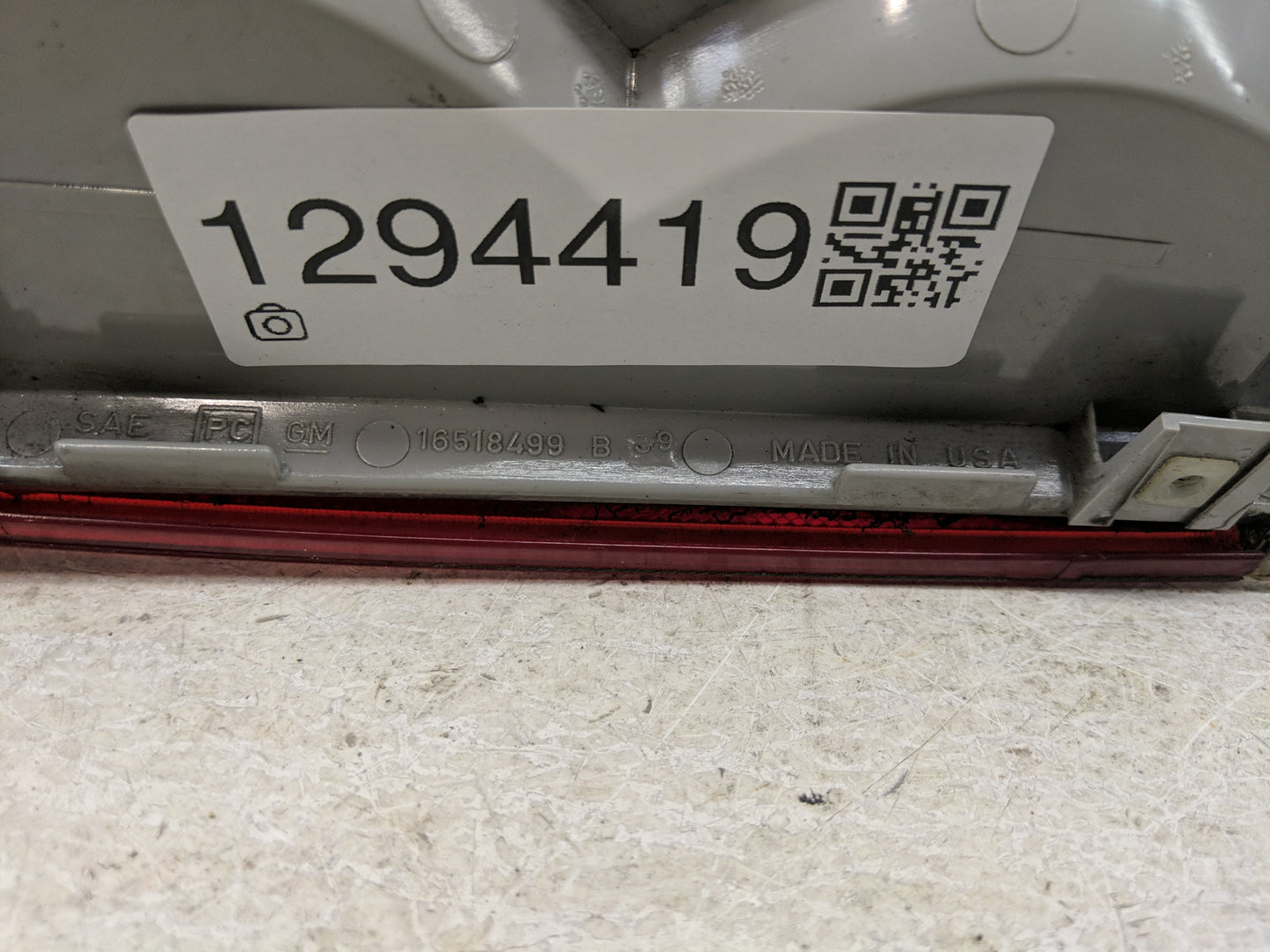 1996-2001 Oldsmobile Bravada Tail Light Assembly Driver Left OEM P/N:16518499 Fits OEM Used Auto Parts - Oemusedautoparts1.c