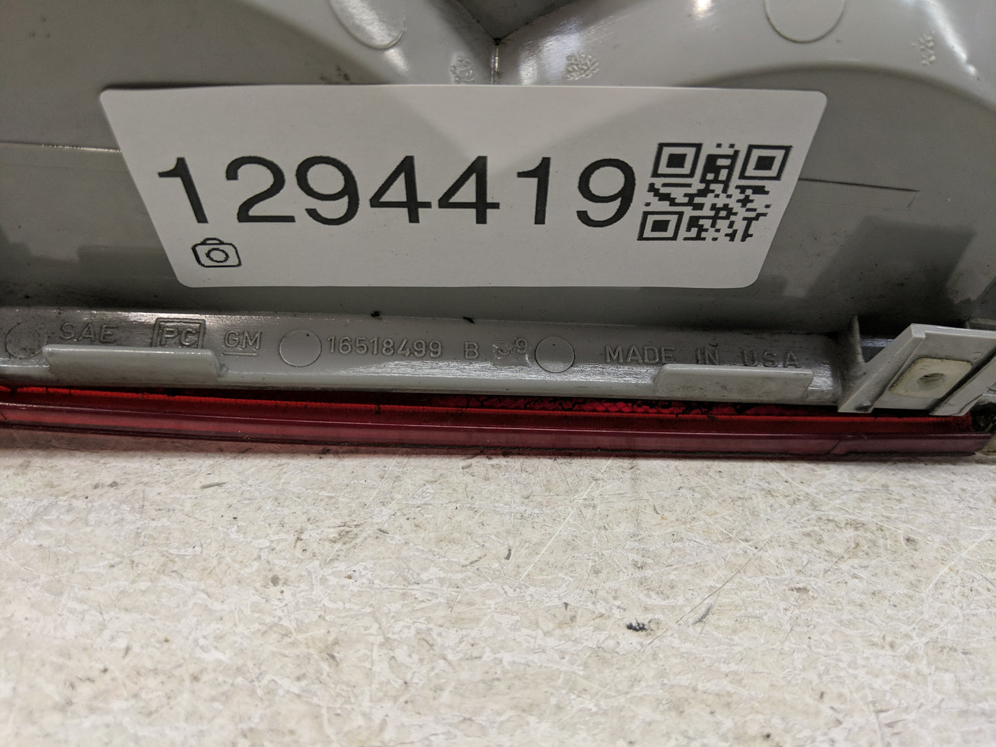 1996-2001 Oldsmobile Bravada Tail Light Assembly Driver Left OEM P/N:16518499 Fits OEM Used Auto Parts - Oemusedautoparts1.c