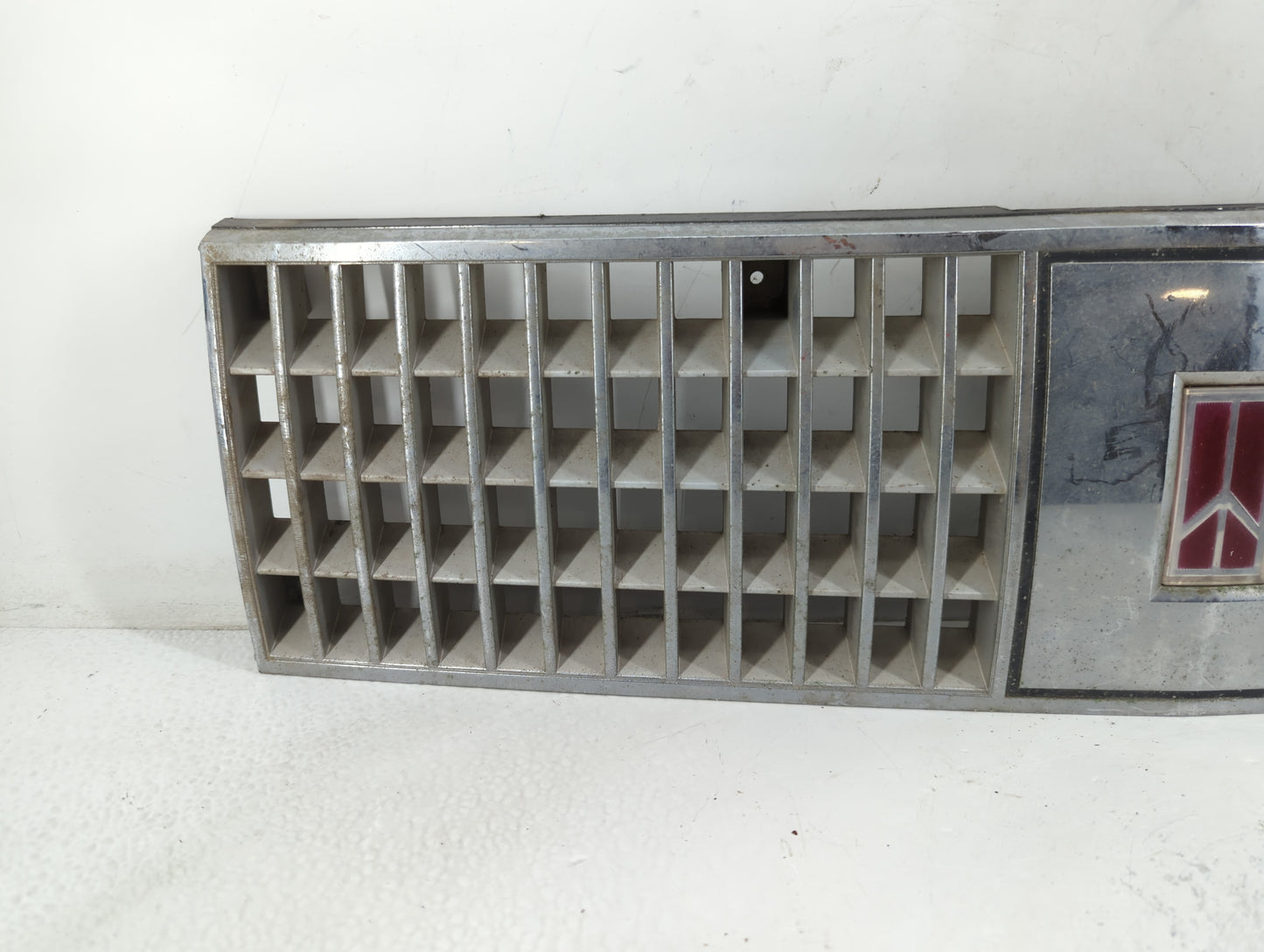 1997-1999 Oldsmobile Cutlass Front Grille Bumper Not Included - Oemusedautoparts1.com