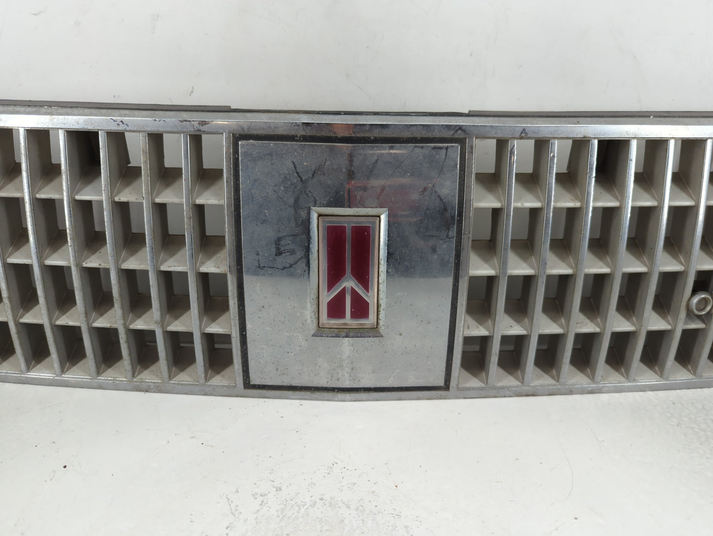 1997-1999 Oldsmobile Cutlass Front Grille Bumper Not Included - Oemusedautoparts1.com