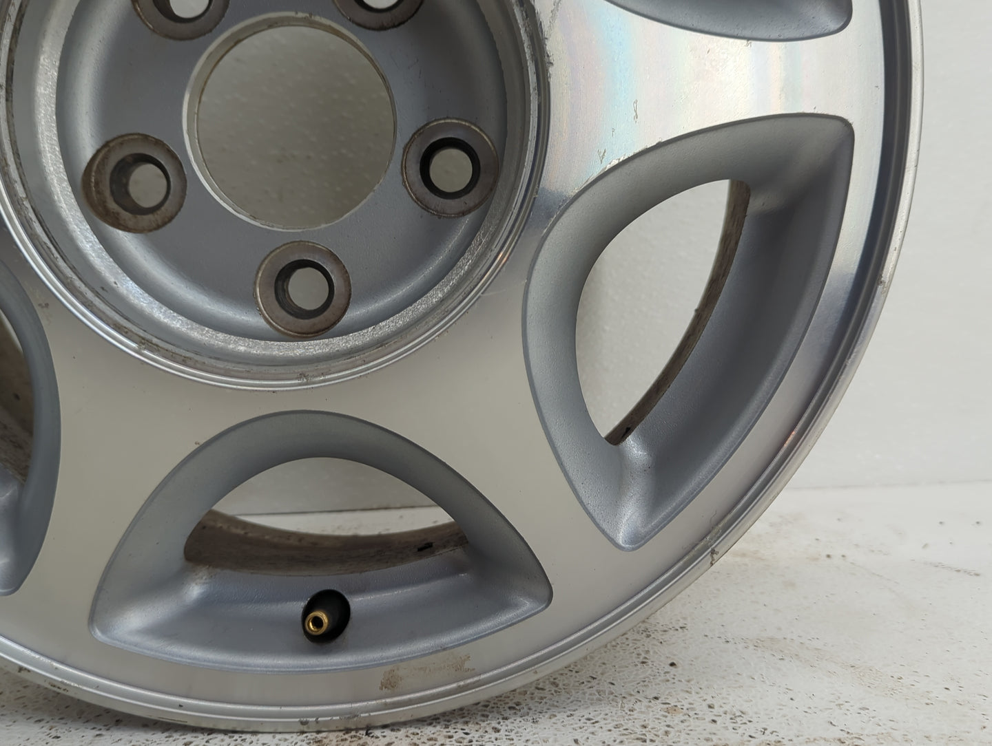 1997-1999 Oldsmobile Cutlass Oem Wheel Rim 922118 - Oemusedautoparts1.com