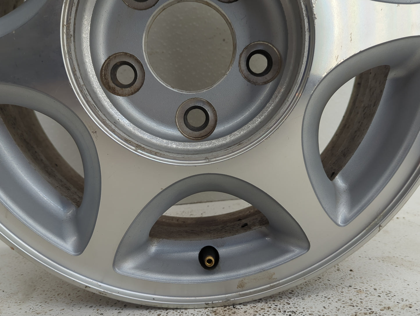 1997-1999 Oldsmobile Cutlass Oem Wheel Rim 922118 - Oemusedautoparts1.com