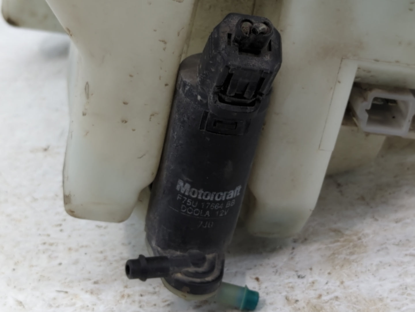 1998 Plymouth Concord Windshield Washer Fluid Reservoir Bottle Oem - Oemusedautoparts1.com