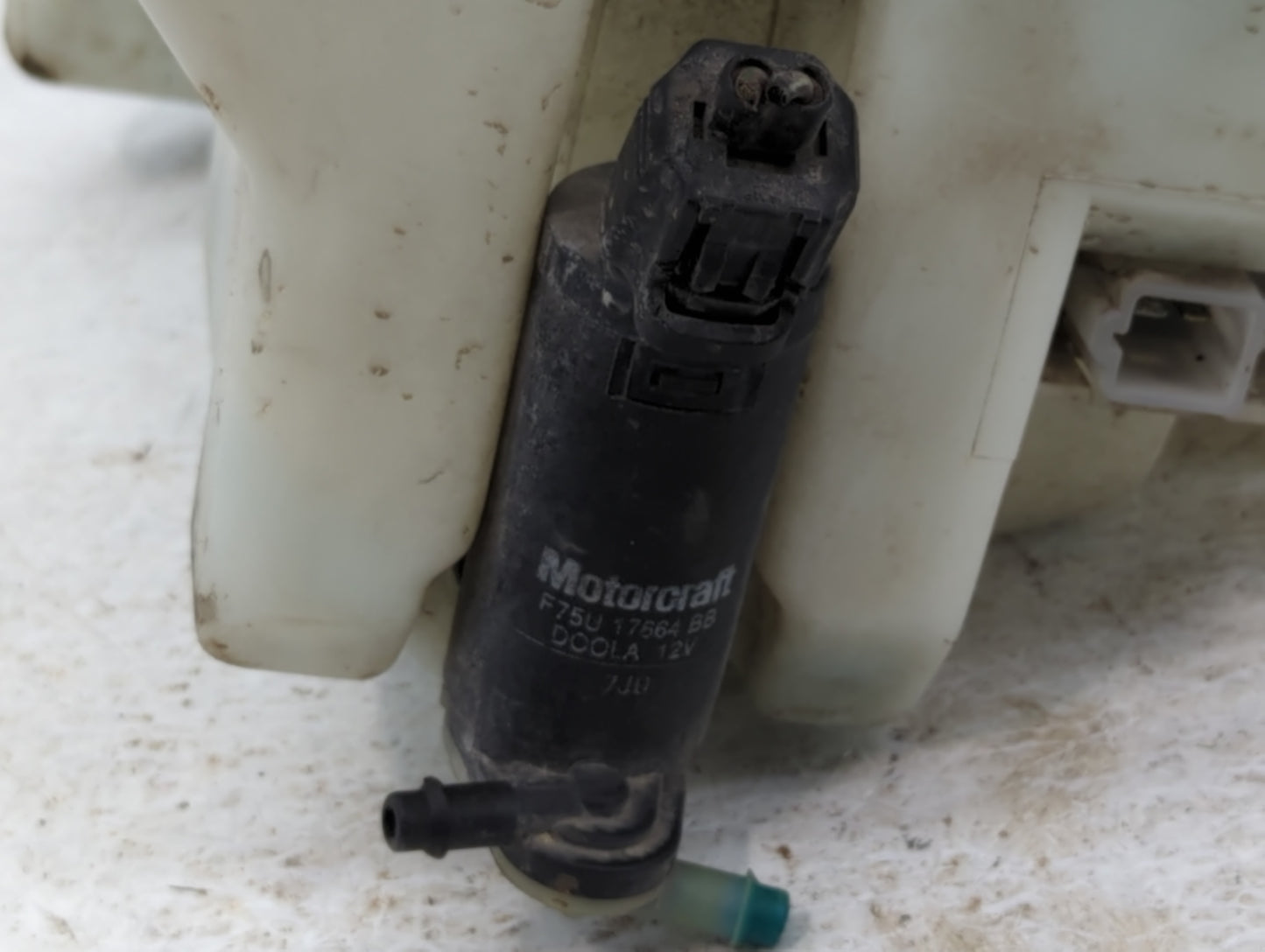 1998 Plymouth Concord Windshield Washer Fluid Reservoir Bottle Oem - Oemusedautoparts1.com