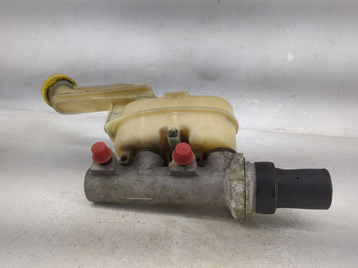 1996-2000 Plymouth Voyager Brake Master Cylinder - Oemusedautoparts1.com