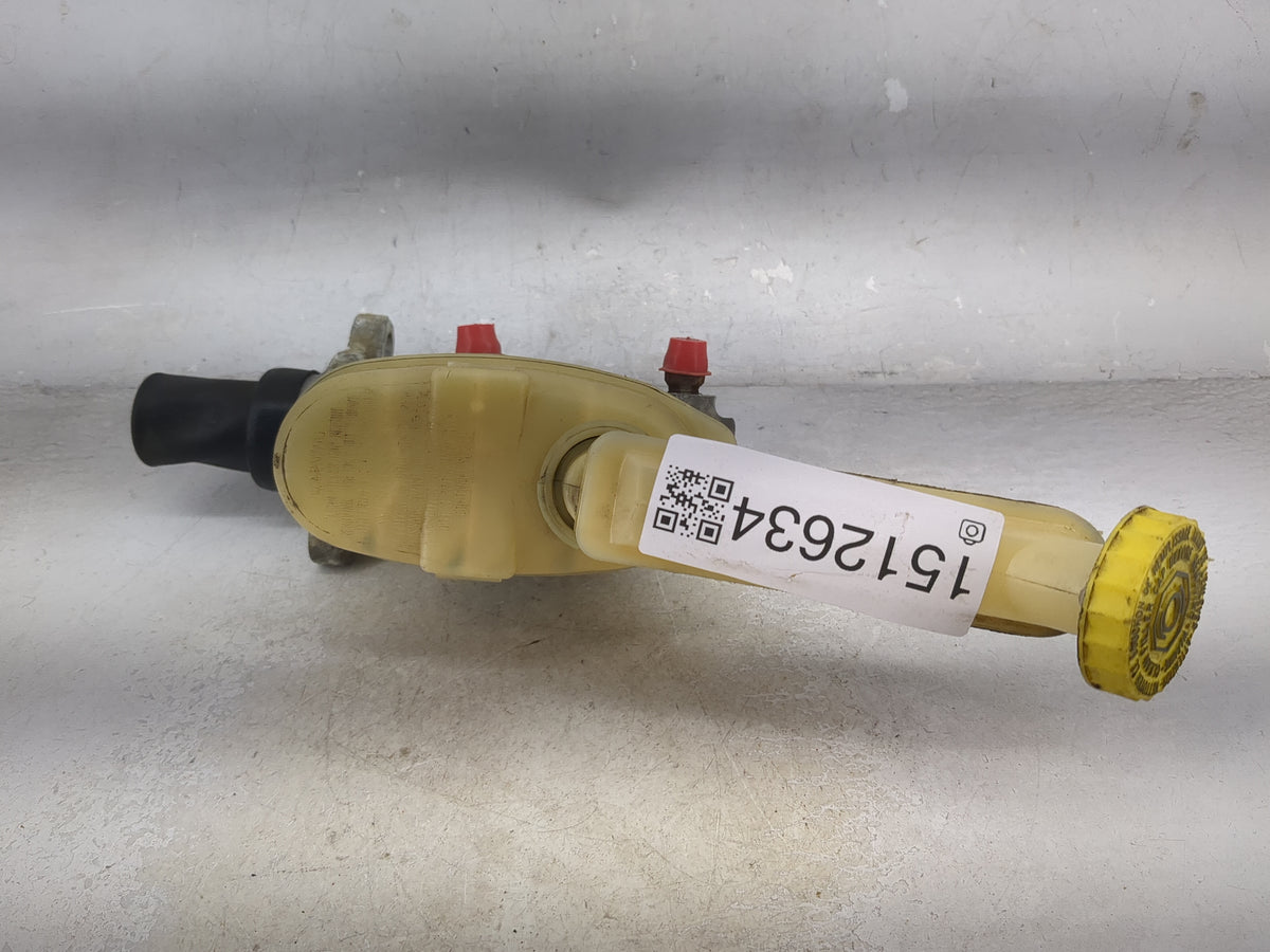 1996-2000 Plymouth Voyager Brake Master Cylinder - Oemusedautoparts1.com