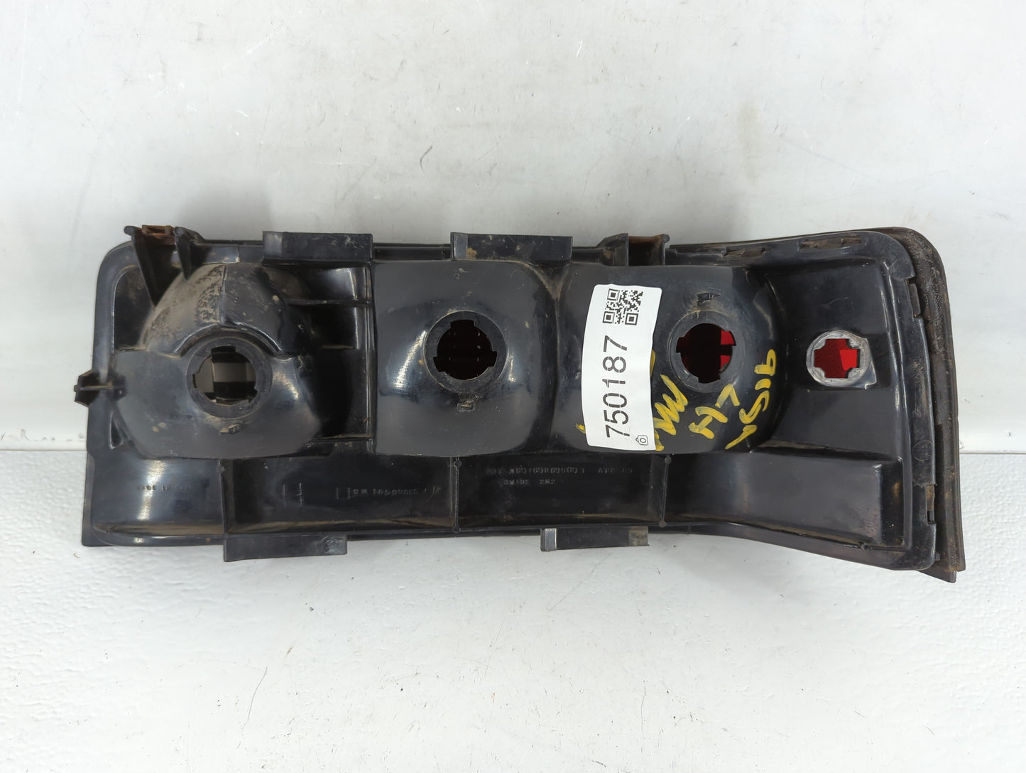 1996-1998 Pontiac Grand Am Tail Light Assembly Driver Left OEM P/N:16509865 Fits Fits 1996 1997 1998 OEM Used Auto Parts - O