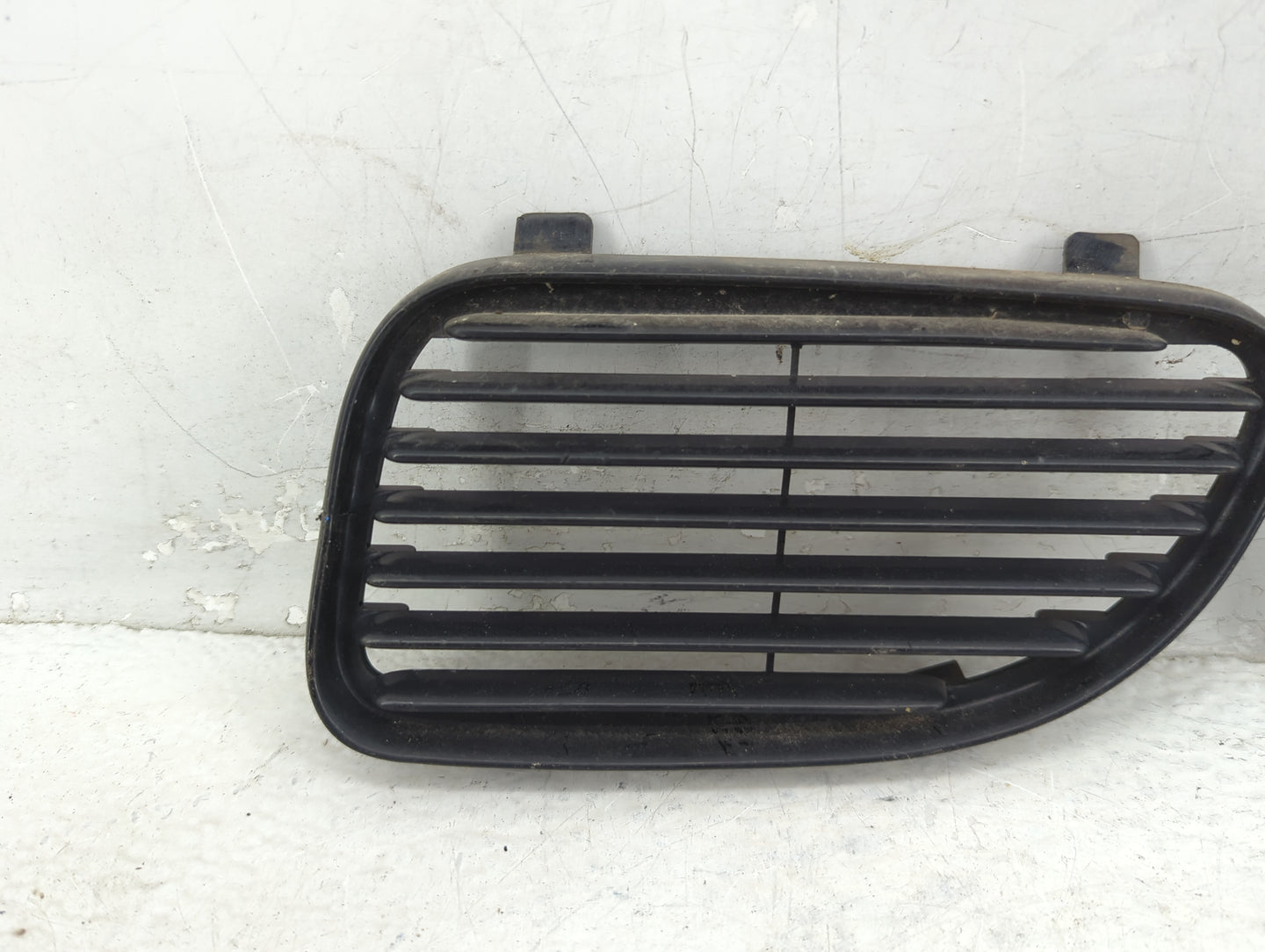 1996-1998 Pontiac Grand Am Front Grille Bumper Not Included - Oemusedautoparts1.com