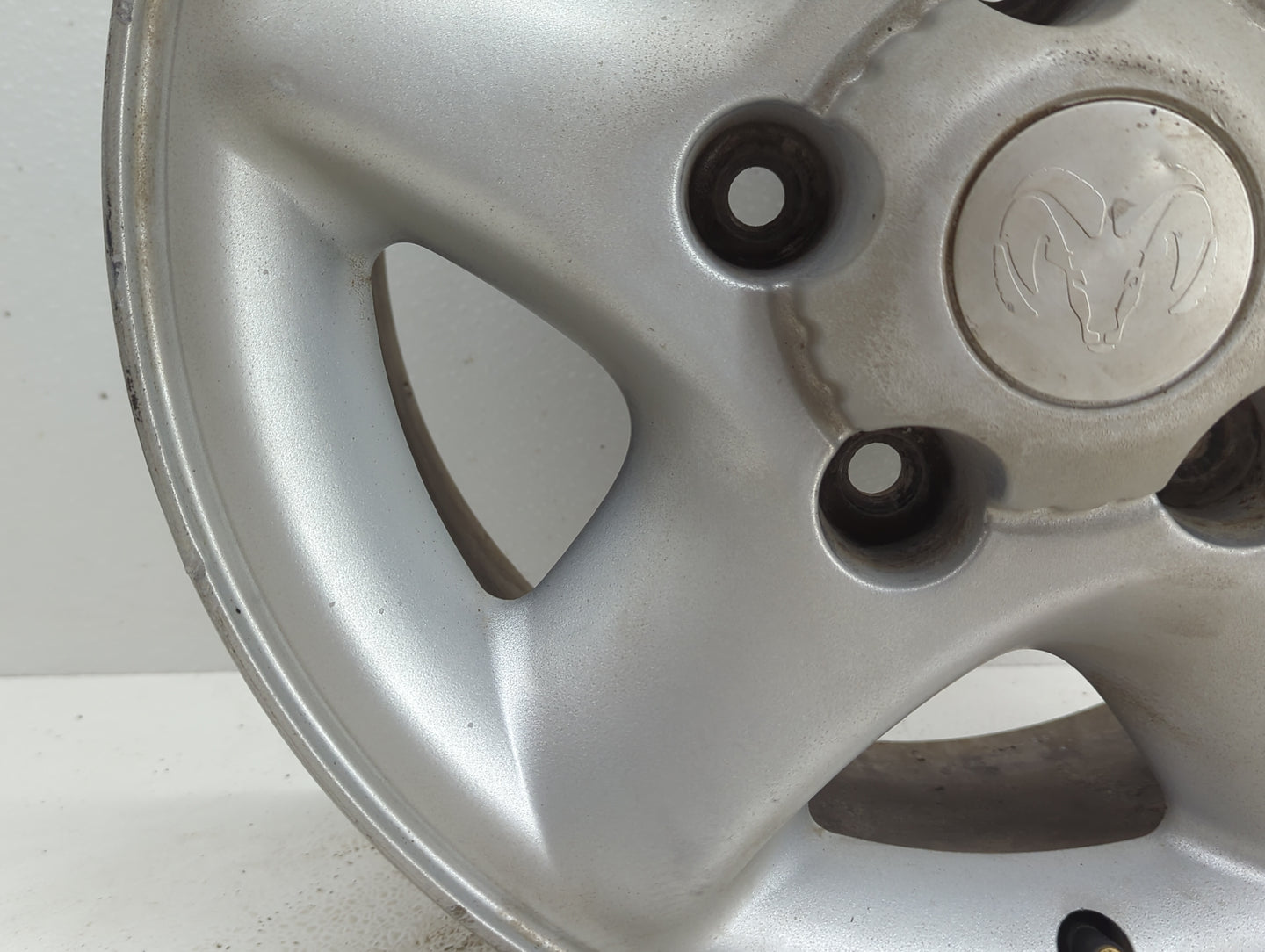 Ram 1500 Oem Wheel Rim Silver - Oemusedautoparts1.com
