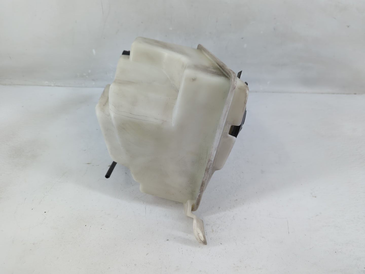1998 Saturn Sl Windshield Washer Fluid Reservoir Bottle Oem - Oemusedautoparts1.com