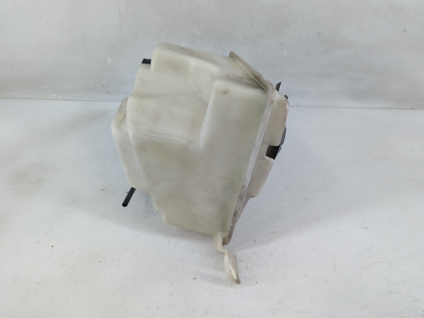 1998 Saturn Sl Windshield Washer Fluid Reservoir Bottle Oem - Oemusedautoparts1.com