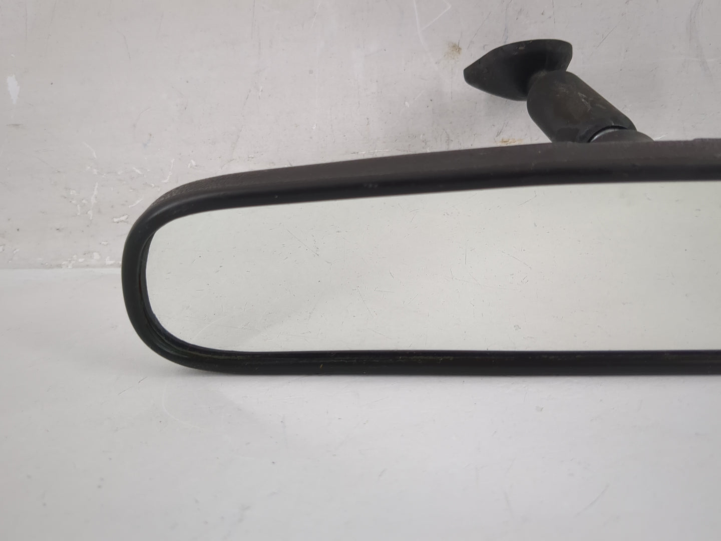 1997-2002 Saturn Sl Interior Rear View Mirror Replacement OEM P/N:E8011082 Fits OEM Used Auto Parts - Oemusedautoparts1.com