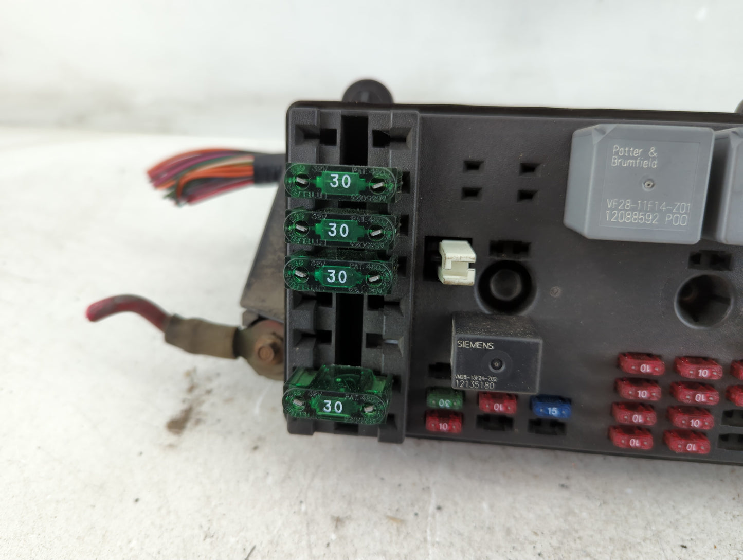1998 Saturn Sw2 Fusebox Fuse Box Panel Relay Module Fits OEM Used Auto Parts - Oemusedautoparts1.com