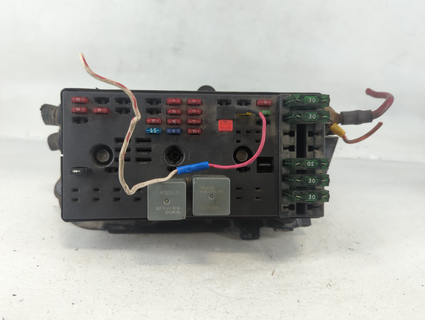 1998 Saturn Sw2 Fusebox Fuse Box Panel Relay Module Fits OEM Used Auto Parts - Oemusedautoparts1.com