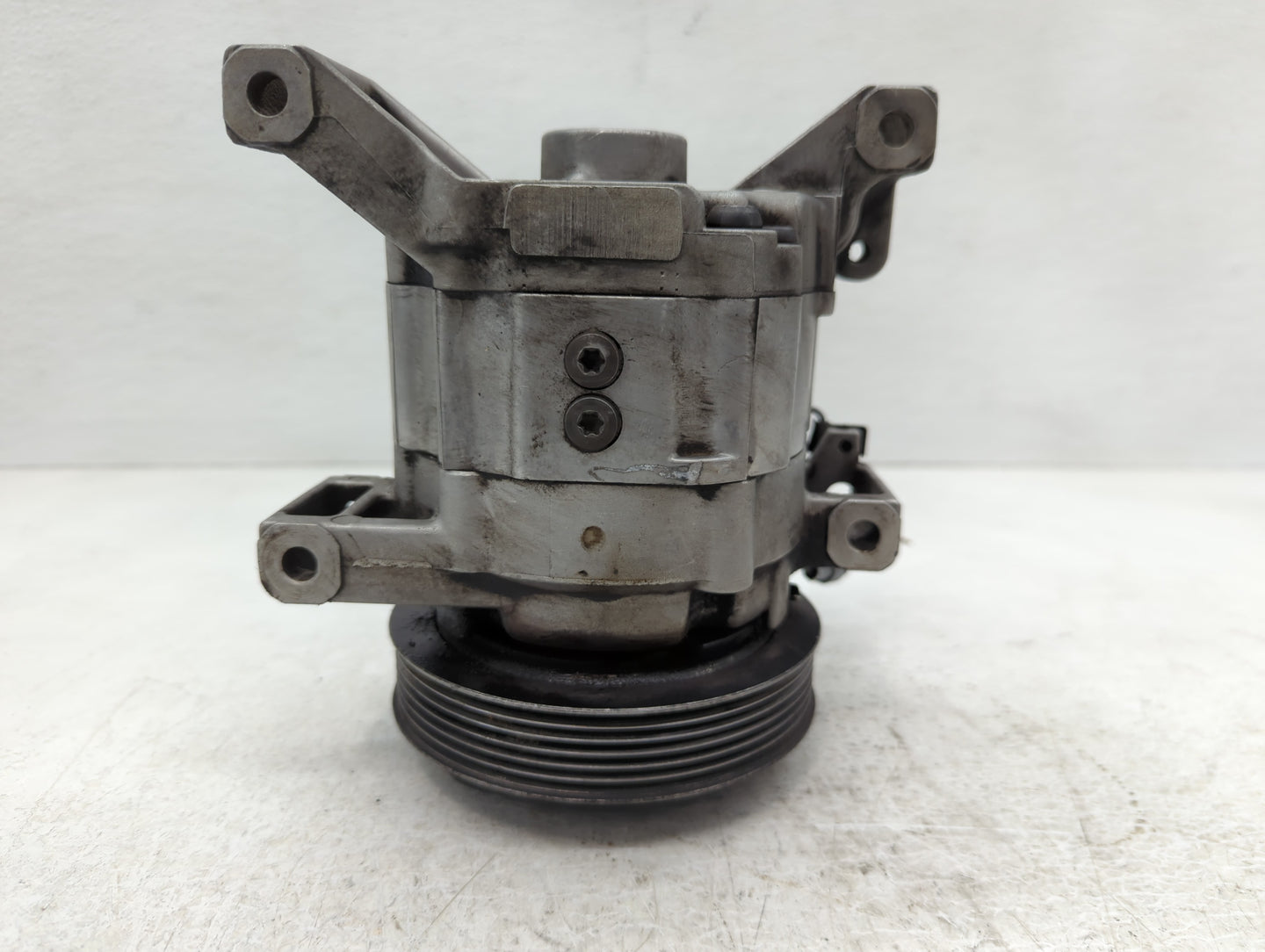 1995-1999 Subaru Legacy Air Conditioning A/c Ac Compressor Oem - Oemusedautoparts1.com