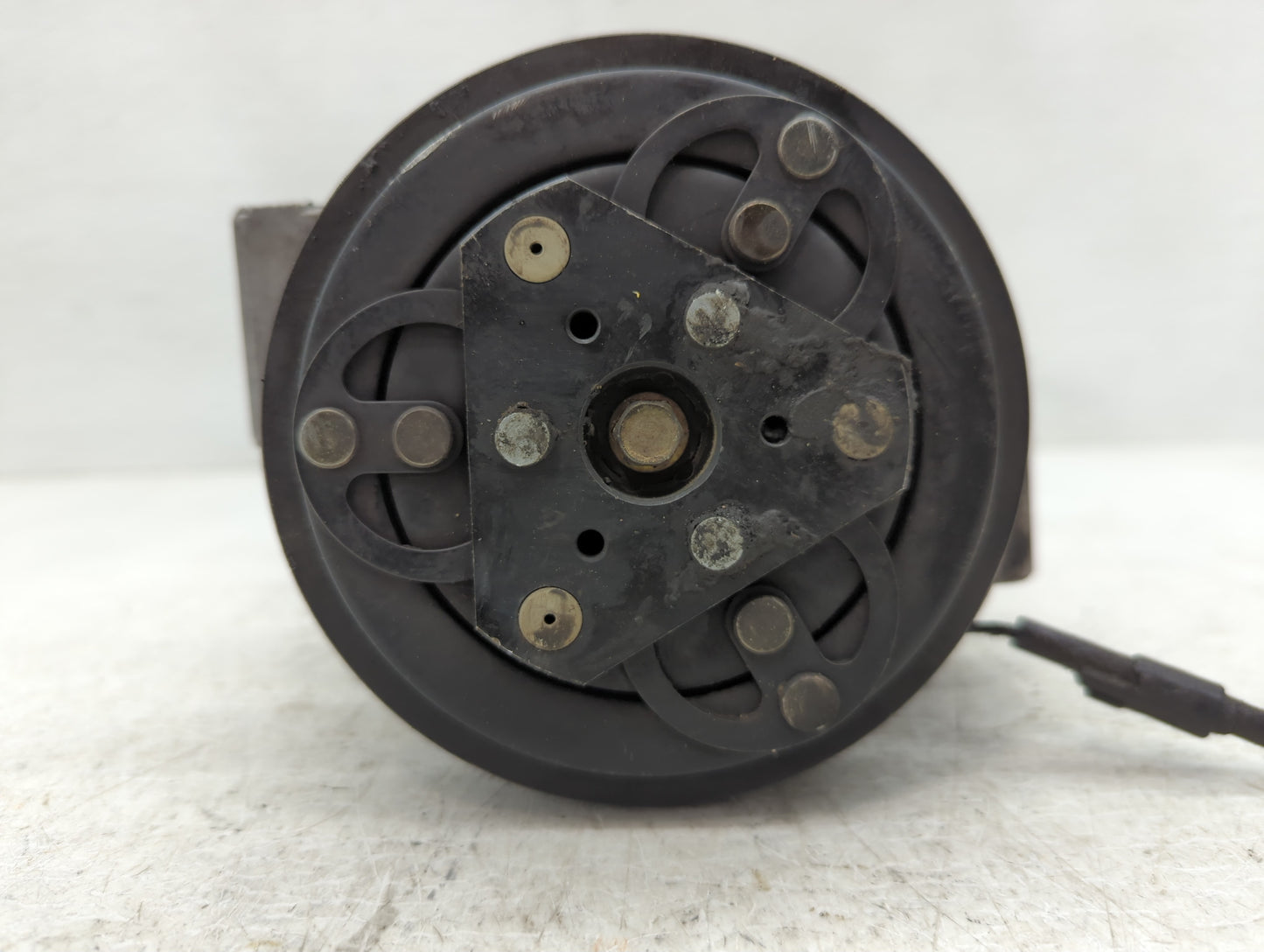 1995-1999 Subaru Legacy Air Conditioning A/c Ac Compressor Oem - Oemusedautoparts1.com
