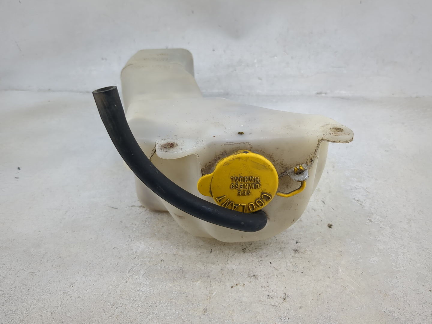 1995-1999 Subaru Legacy Radiator Coolant Overflow Expansion Tank Bottle - Oemusedautoparts1.com