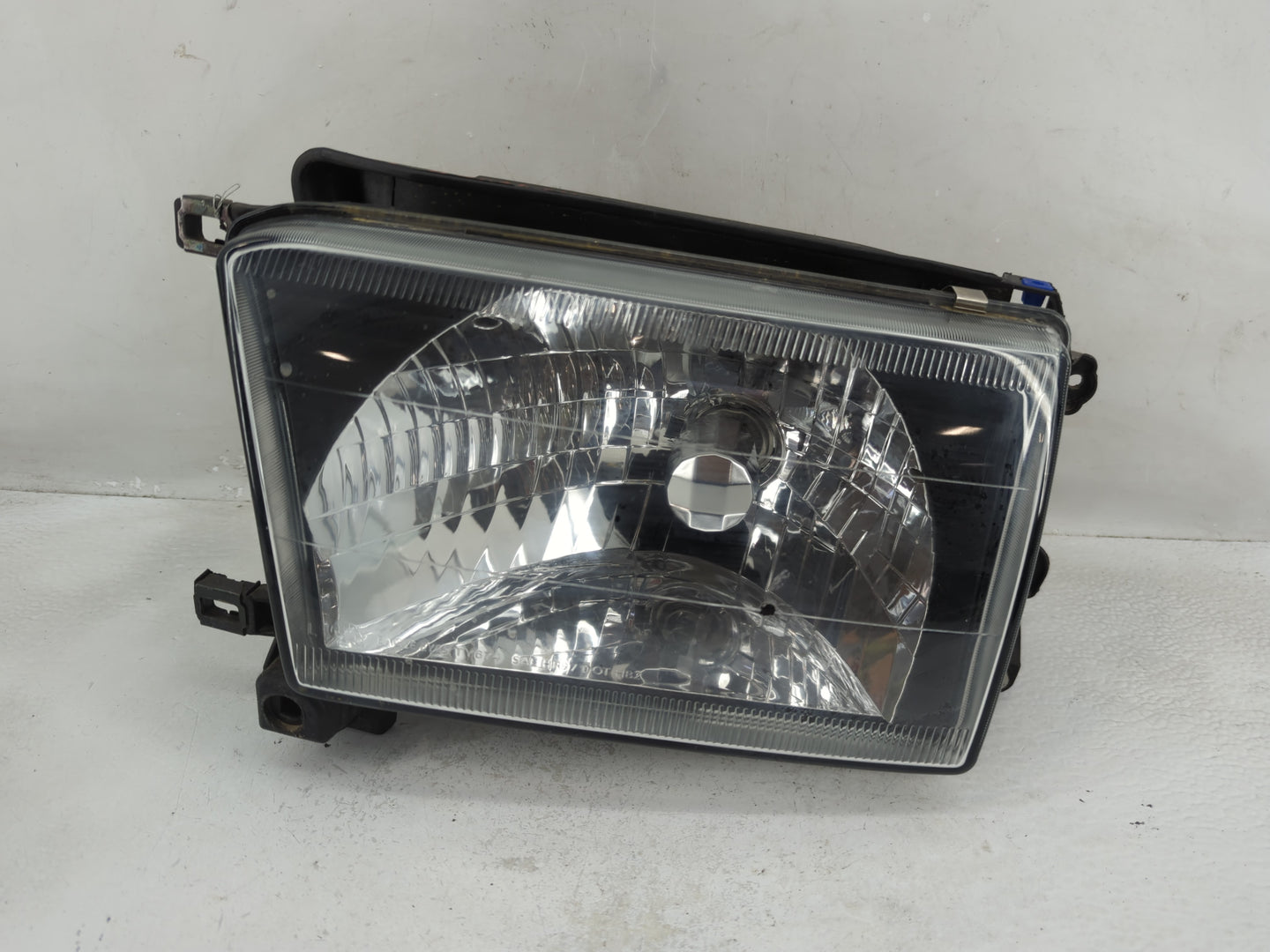 1996-1998 Toyota 4runner Passenger Right Oem Head Light Headlight Lamp - Oemusedautoparts1.com