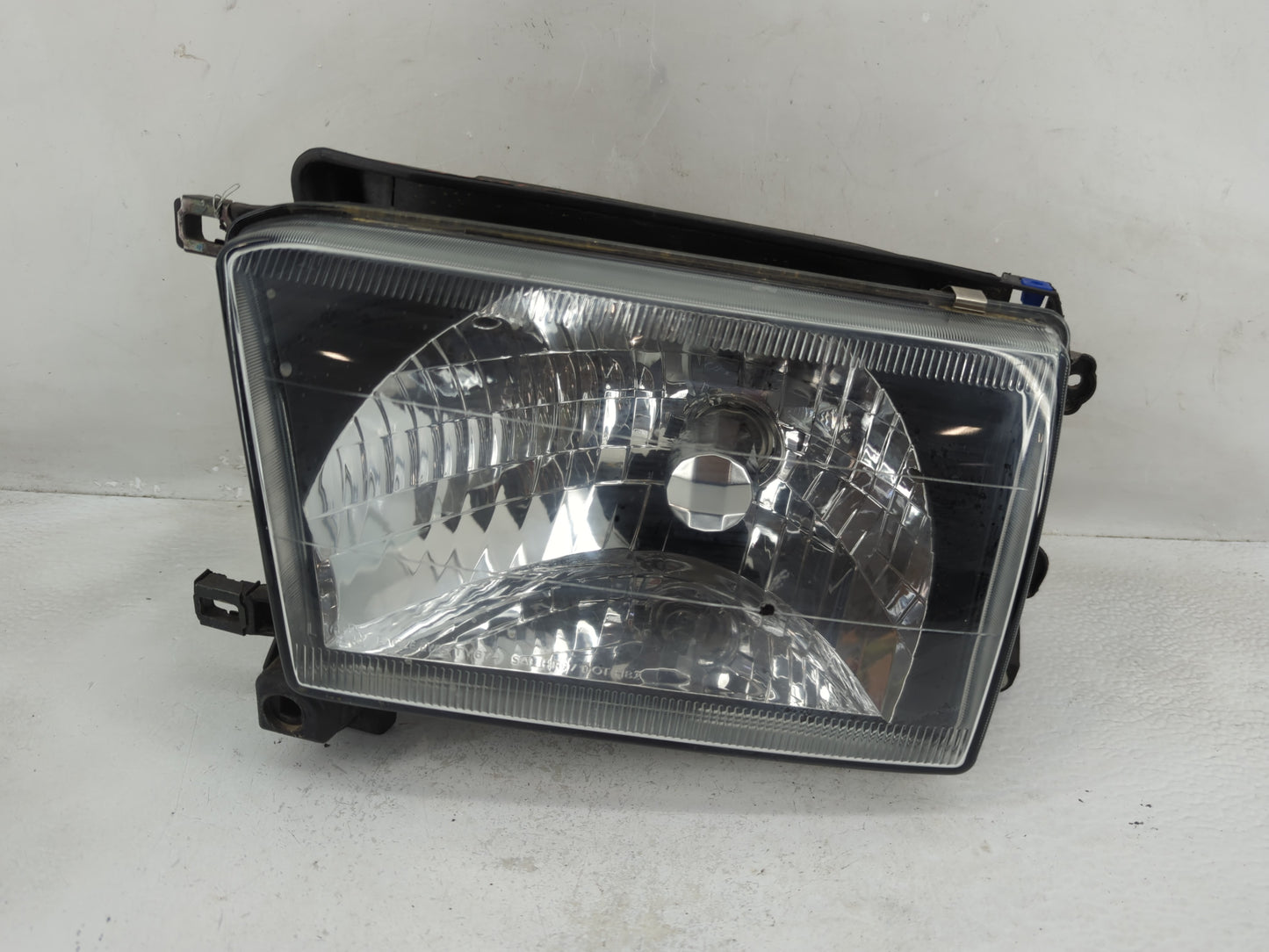 1996-1998 Toyota 4runner Passenger Right Oem Head Light Headlight Lamp - Oemusedautoparts1.com