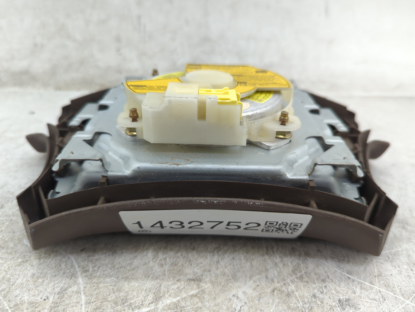 1998-2000 Toyota 4runner Air Bag Driver Left Steering Wheel Mounted - Oemusedautoparts1.com