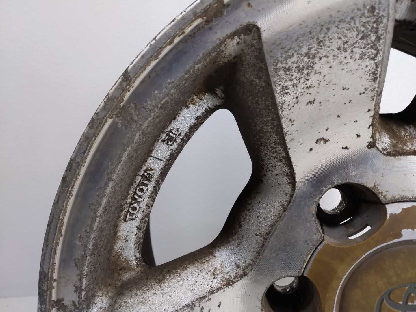 1996-2002 Toyota 4runner Oem Wheel Rim - Oemusedautoparts1.com