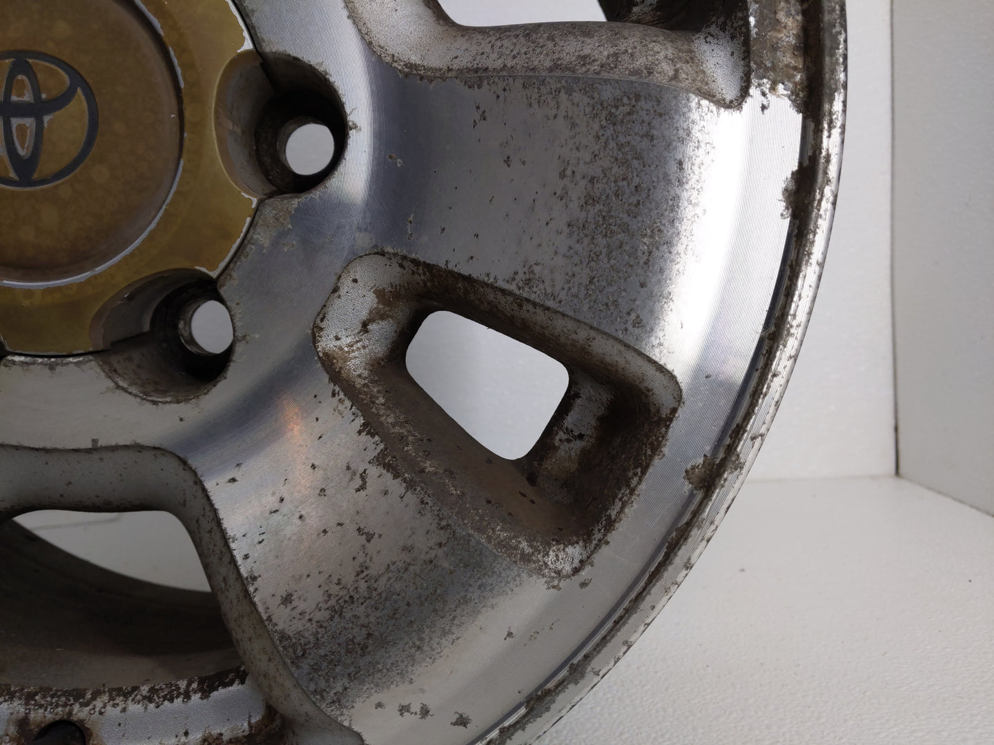1996-2002 Toyota 4runner Oem Wheel Rim - Oemusedautoparts1.com