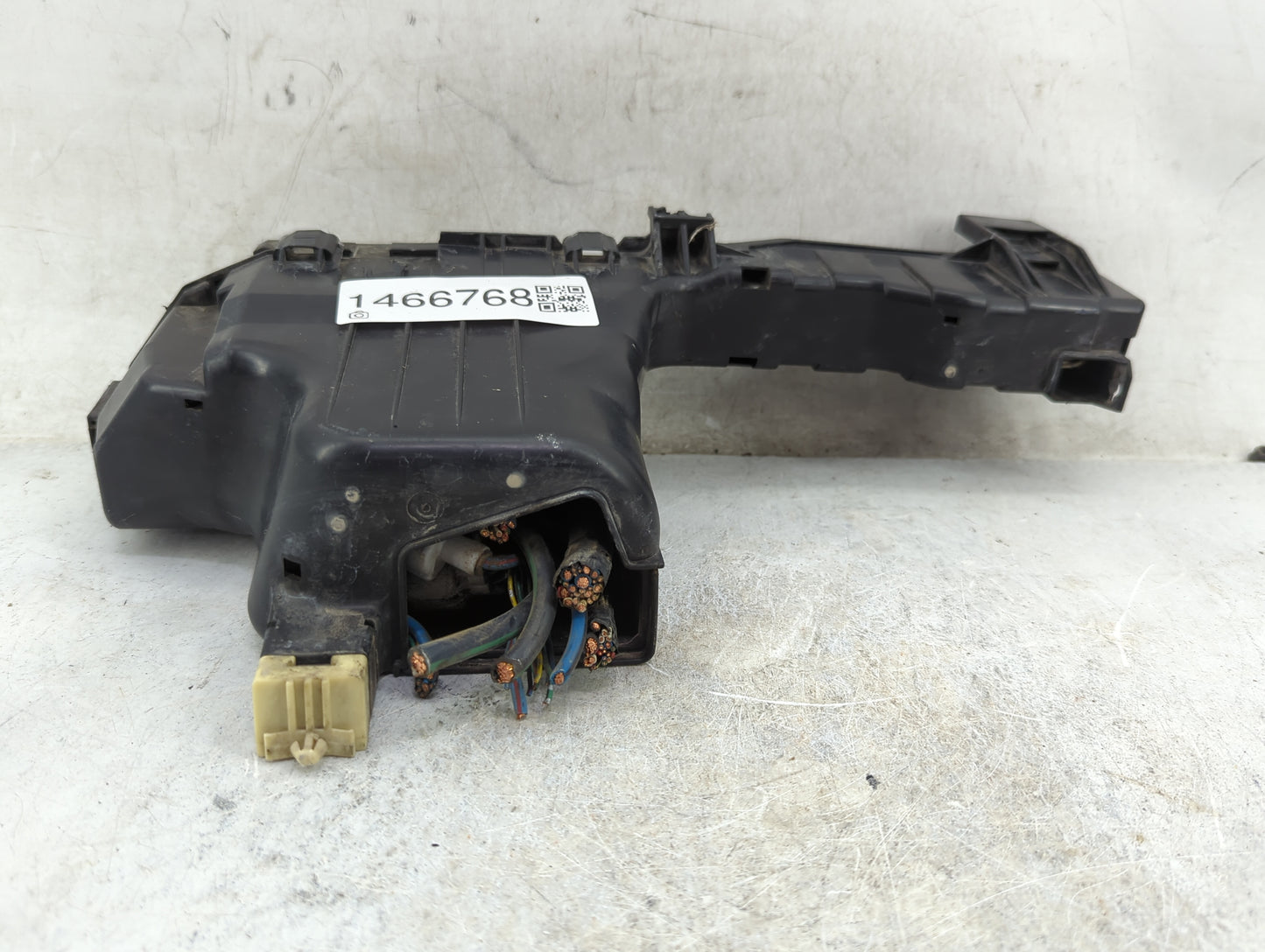 1998 Toyota Camry Fusebox Fuse Box Panel Relay Module P/N:90987-04002 056700-6780 Fits OEM Used Auto Parts - Oemusedautopart