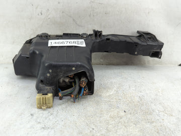 1998 Toyota Camry Fusebox Fuse Box Panel Relay Module P/N:90987-04002 056700-6780 Fits OEM Used Auto Parts - Oemusedautopart